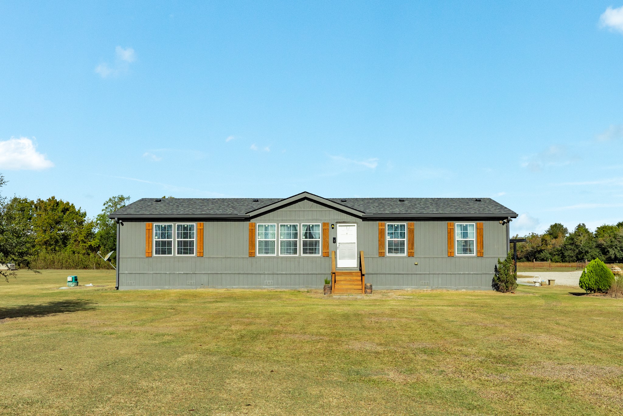 2016 Palm Harbor modular home with 4 bedrooms and 2 bathrooms.