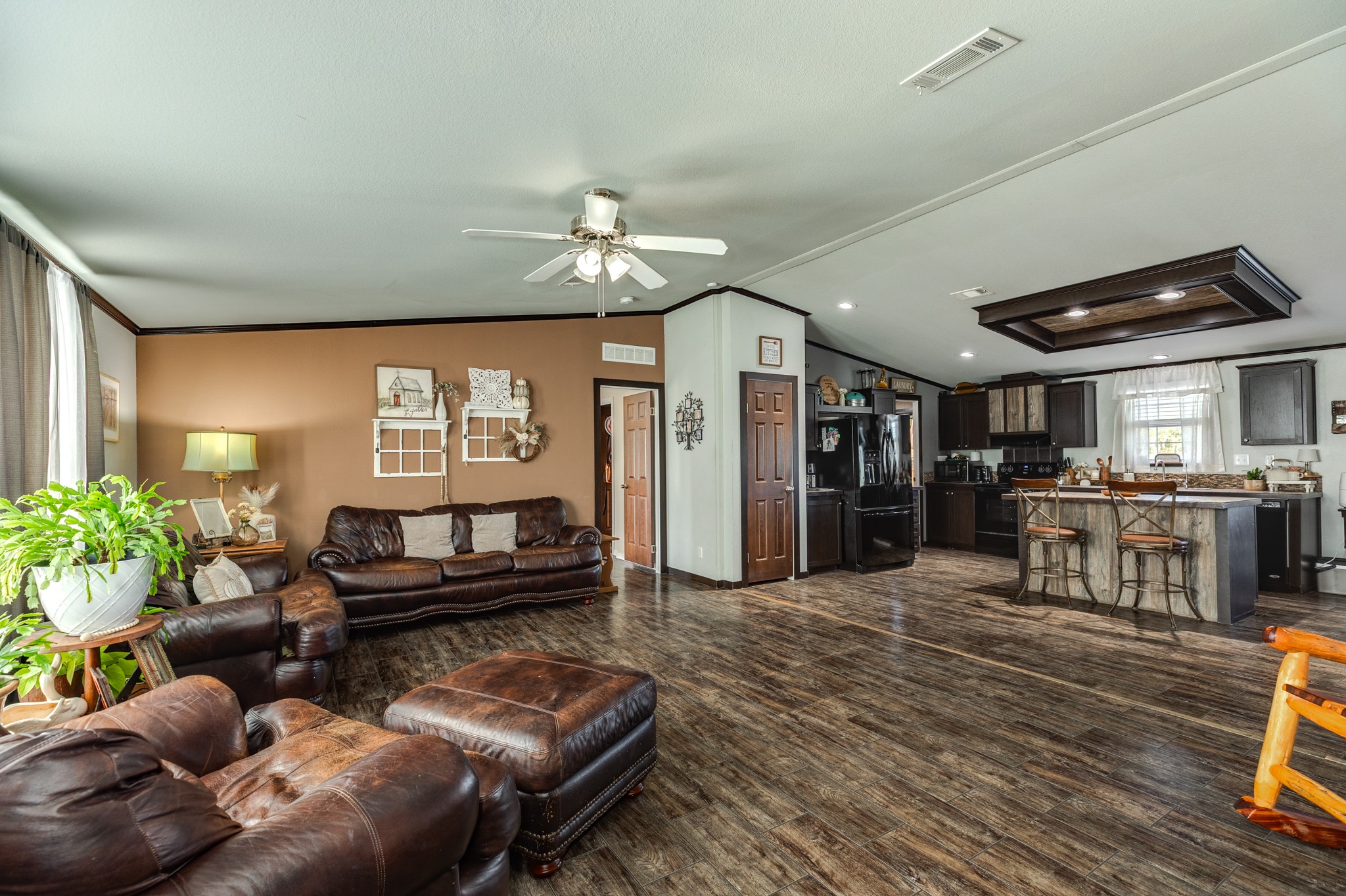 9120 County Road 196, Liverpool, TX 77577