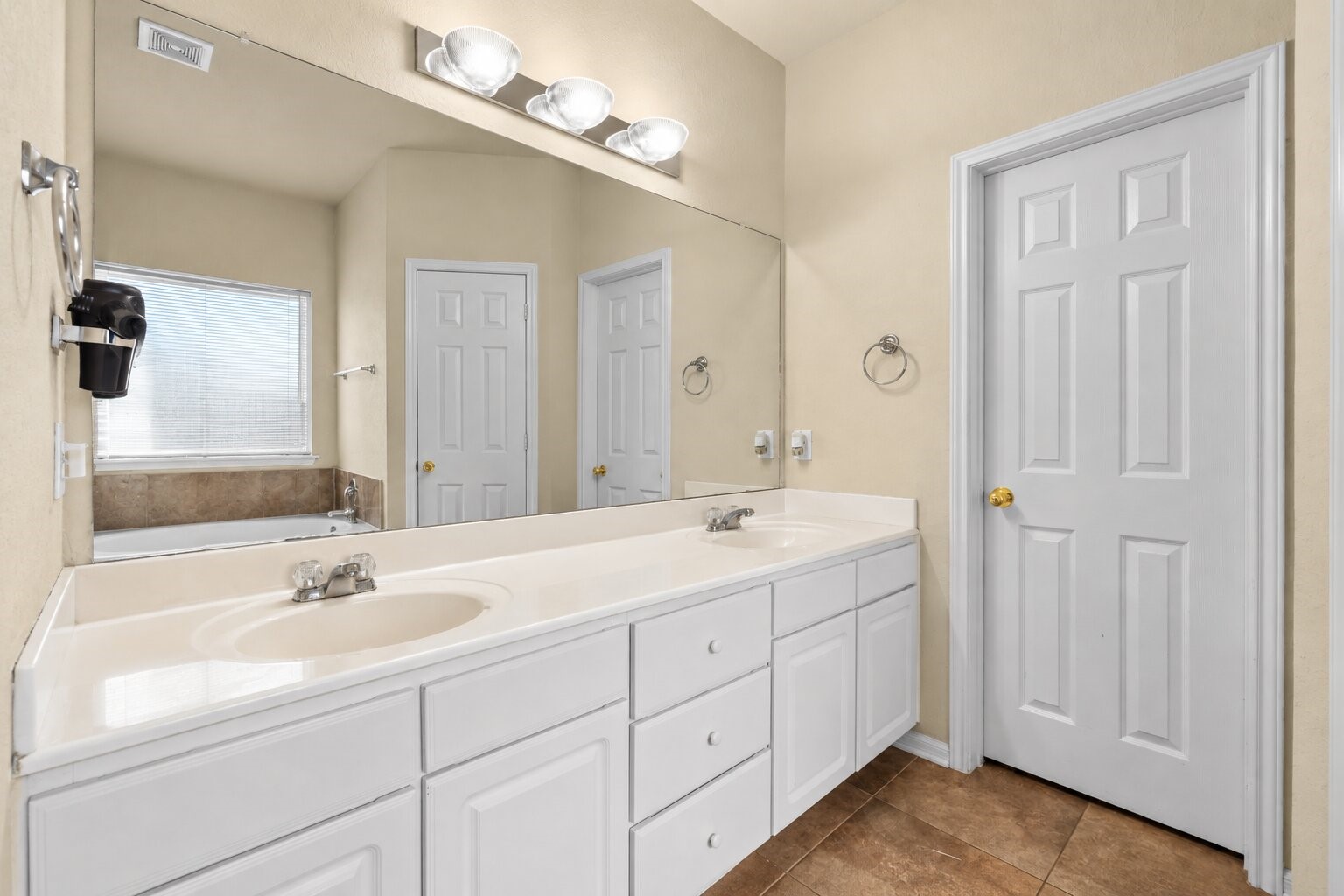 14710 S Isle Of Pines Court, Houston, TX 77049