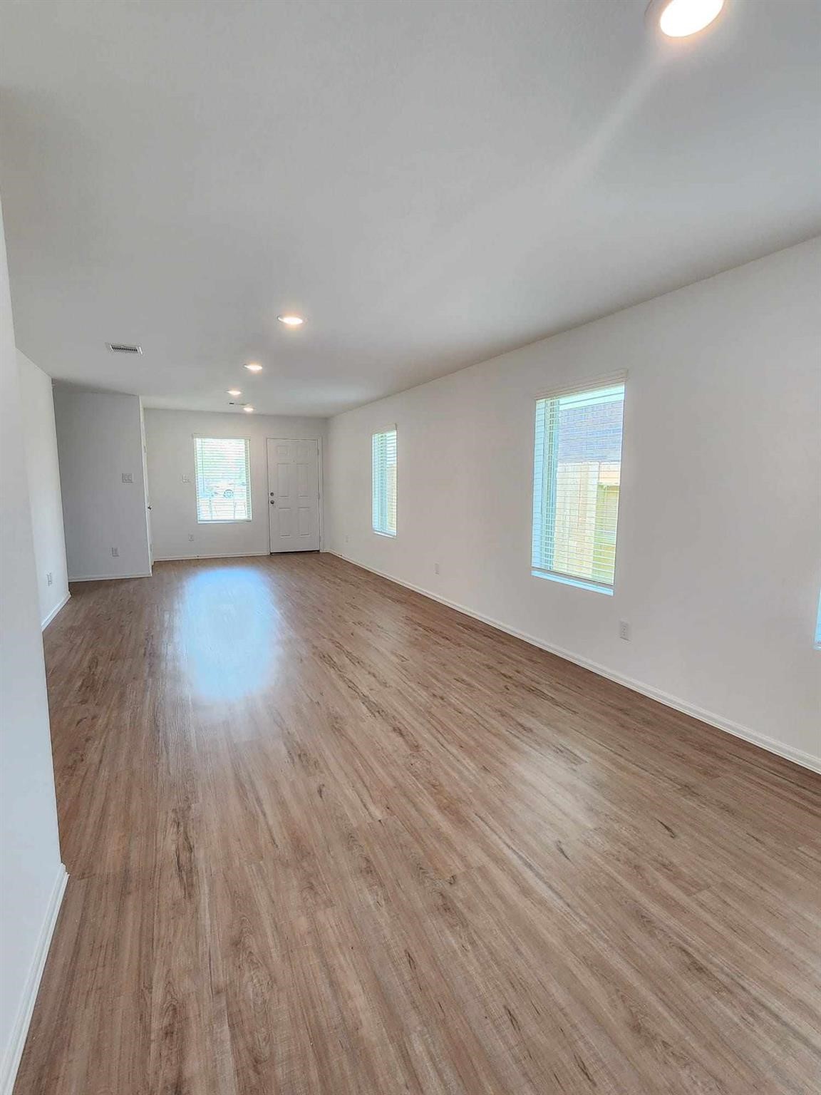 9122 Burnet Fields Drive, Baytown, TX 77521 9122 Burnet Fields Drive, Baytown, TX 77521