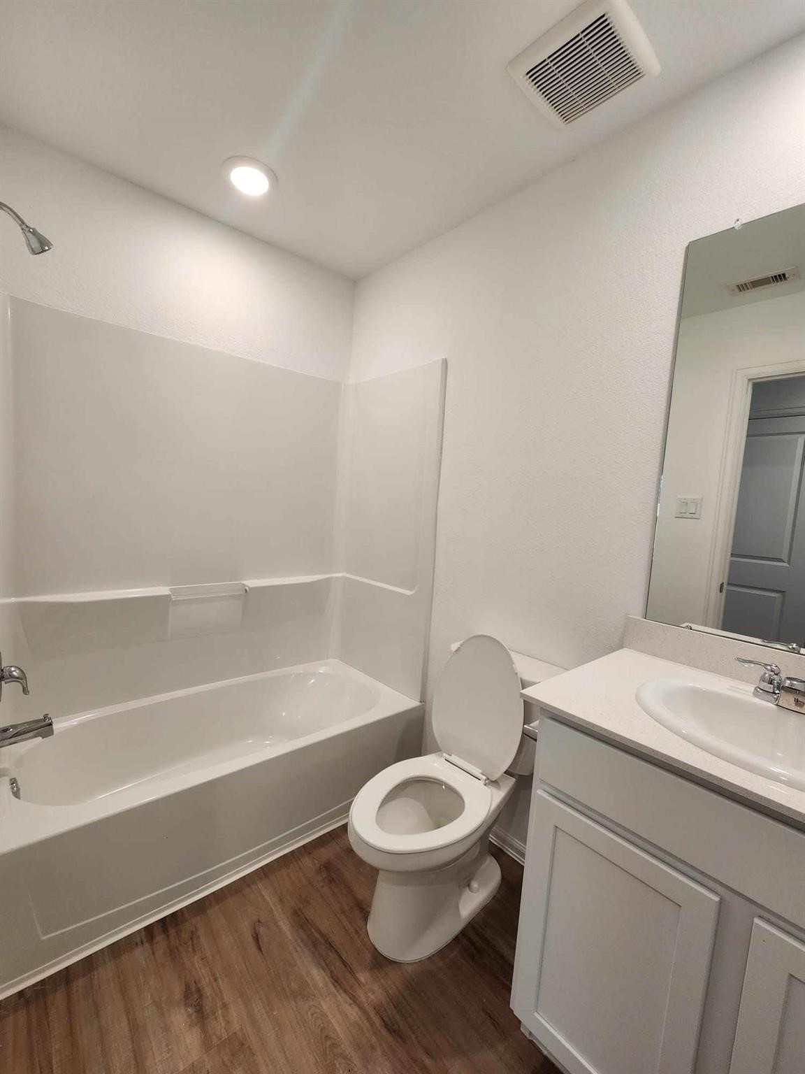 9122 Burnet Fields Drive, Baytown, TX 77521 9122 Burnet Fields Drive, Baytown, TX 77521