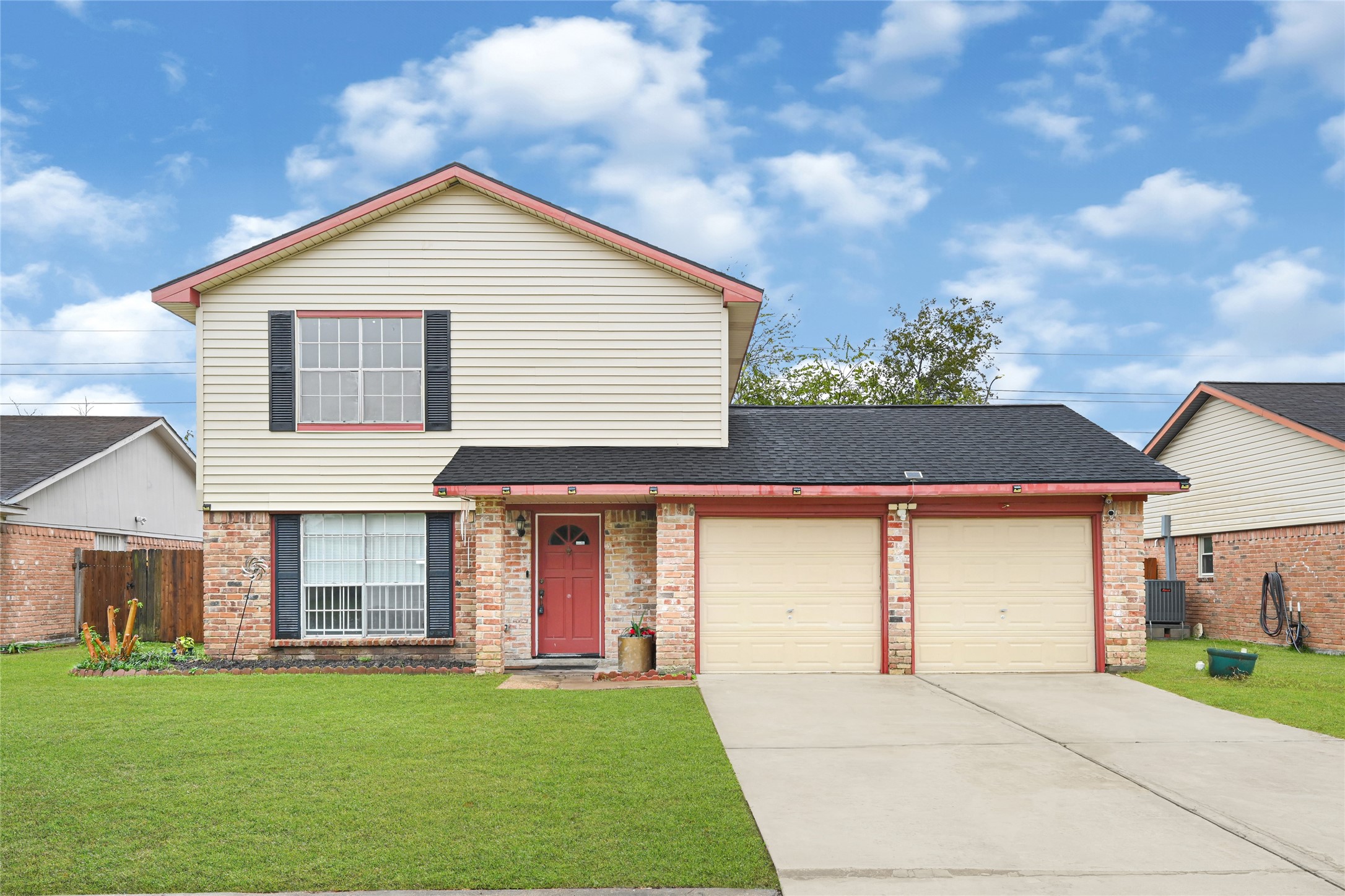 15011 Royal Shadows Drive, Houston, TX 77082