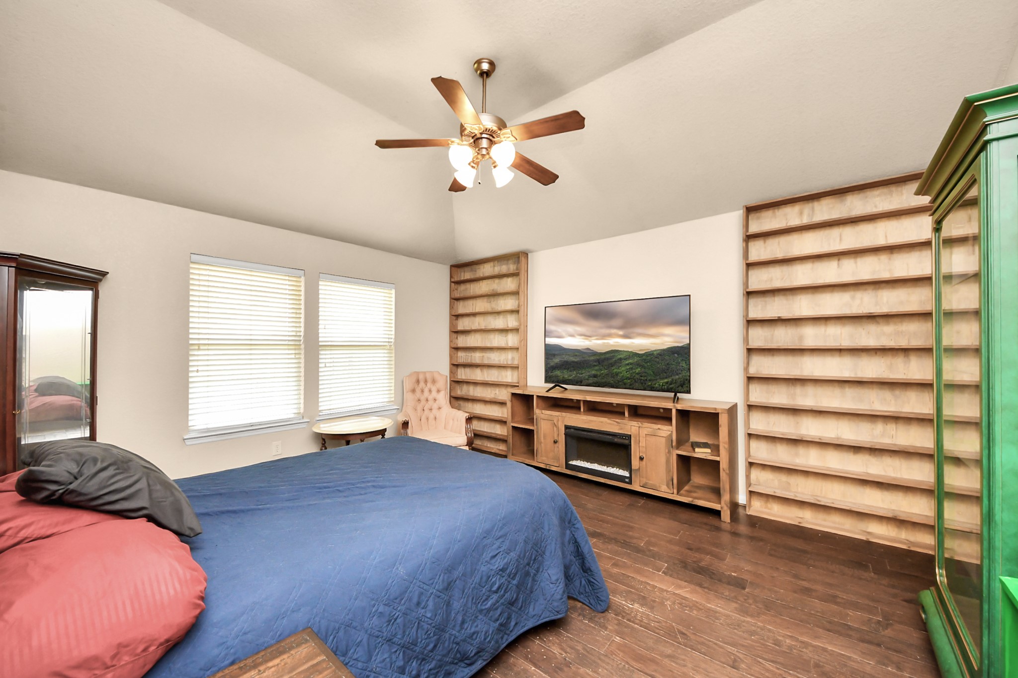 Primary bedroom