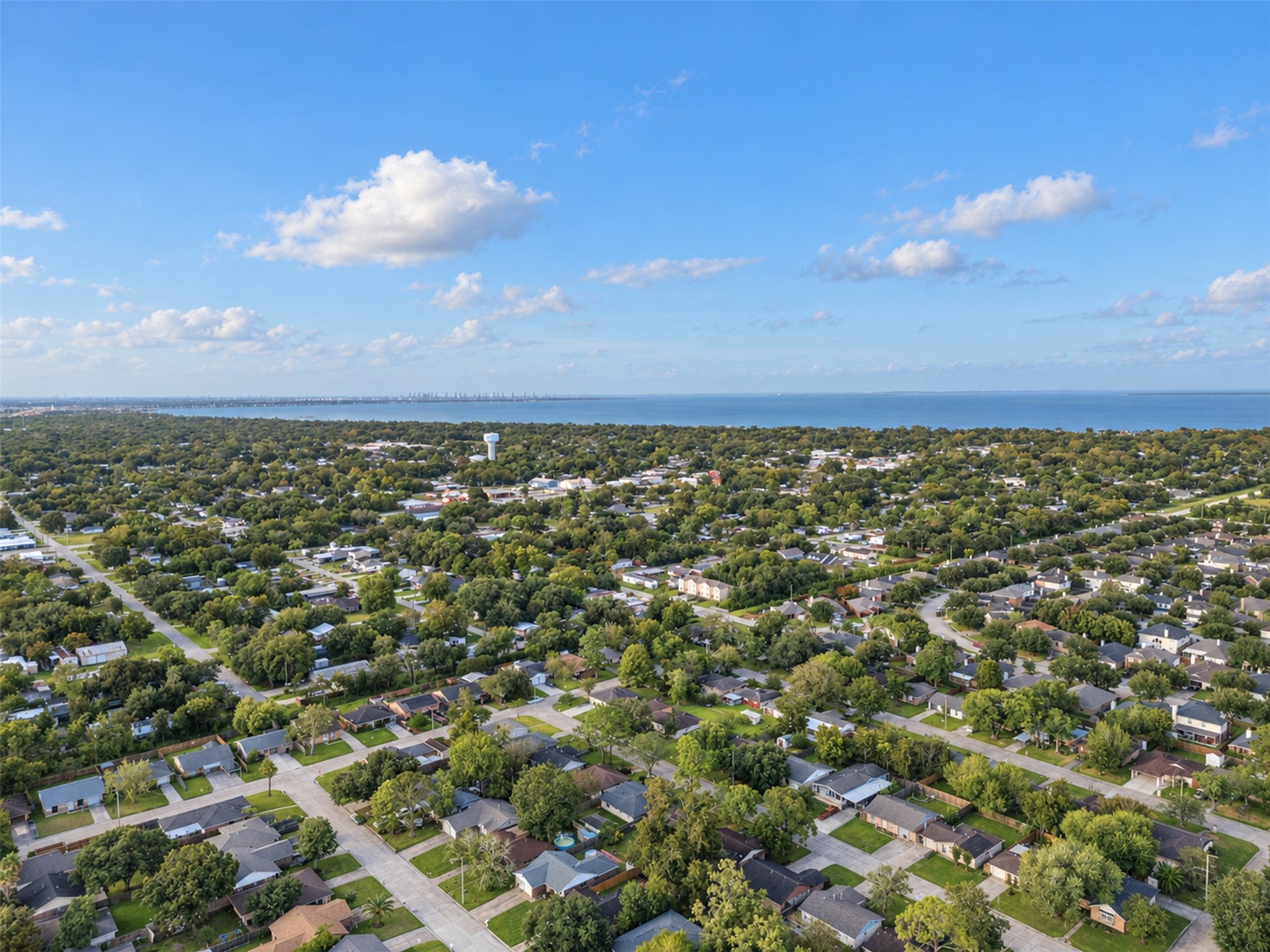 4926 Dollar Reef Drive, Bacliff, TX 77518