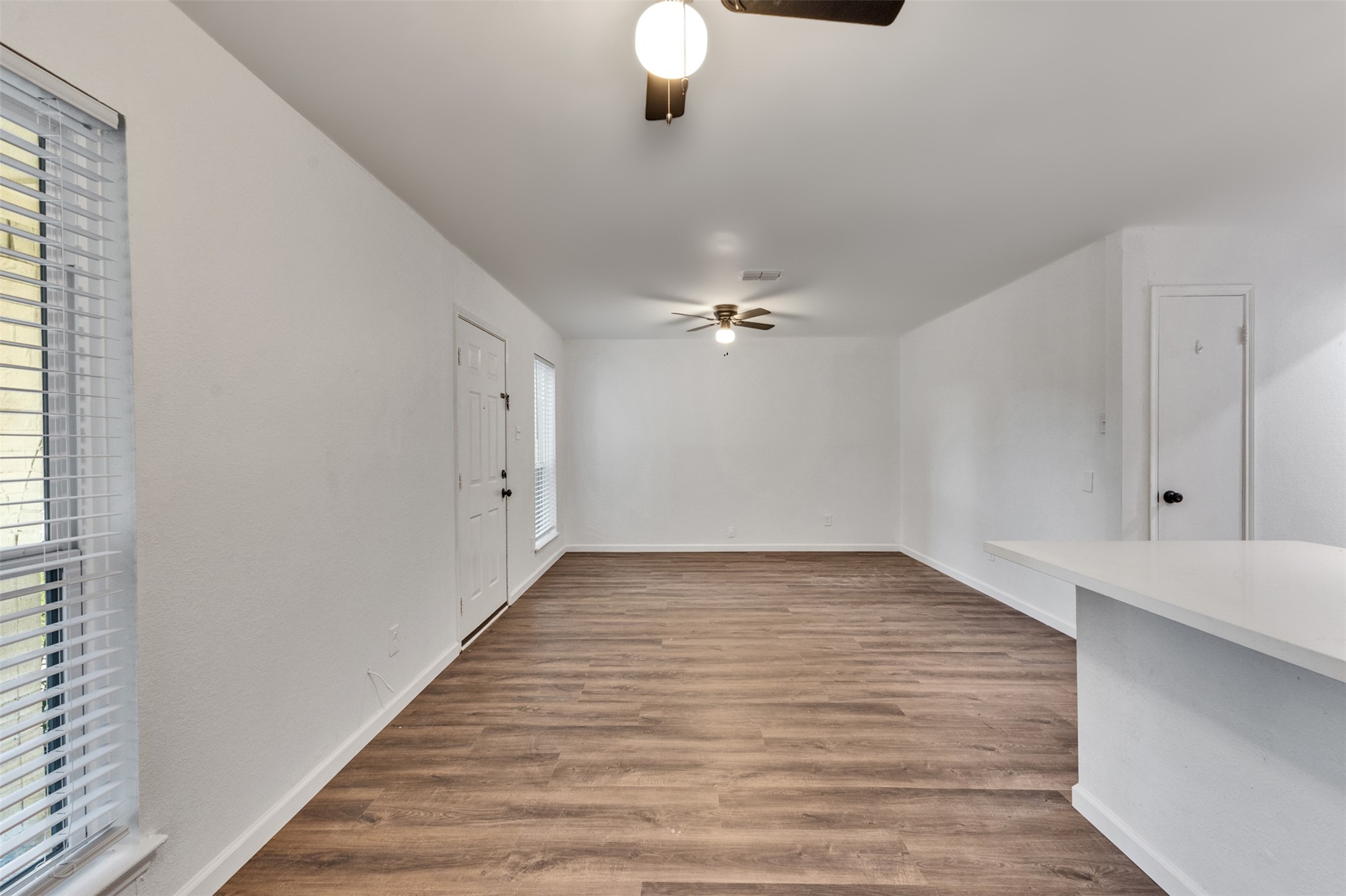 4926 Dollar Reef Drive, Bacliff, TX 77518