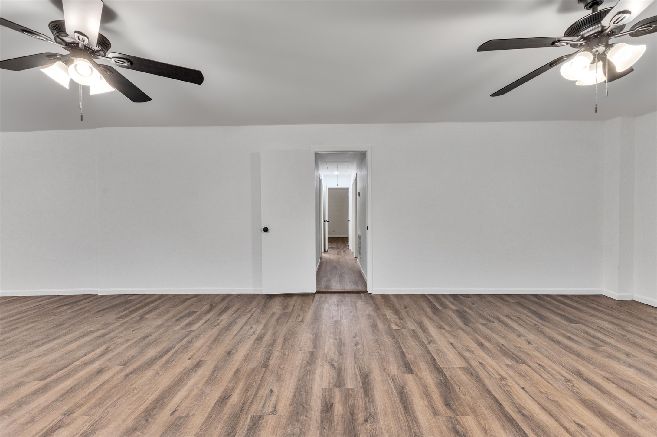 4926 Dollar Reef Drive, Bacliff, TX 77518