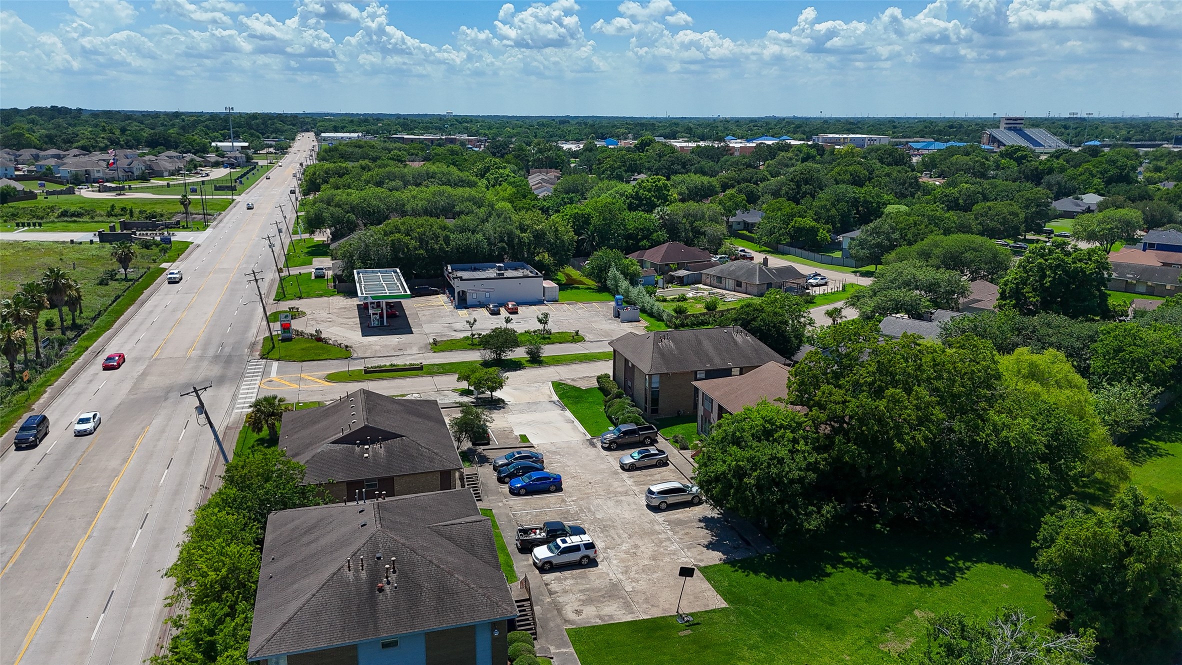 4029 Briar Hollow Drive, Dickinson, TX 77539