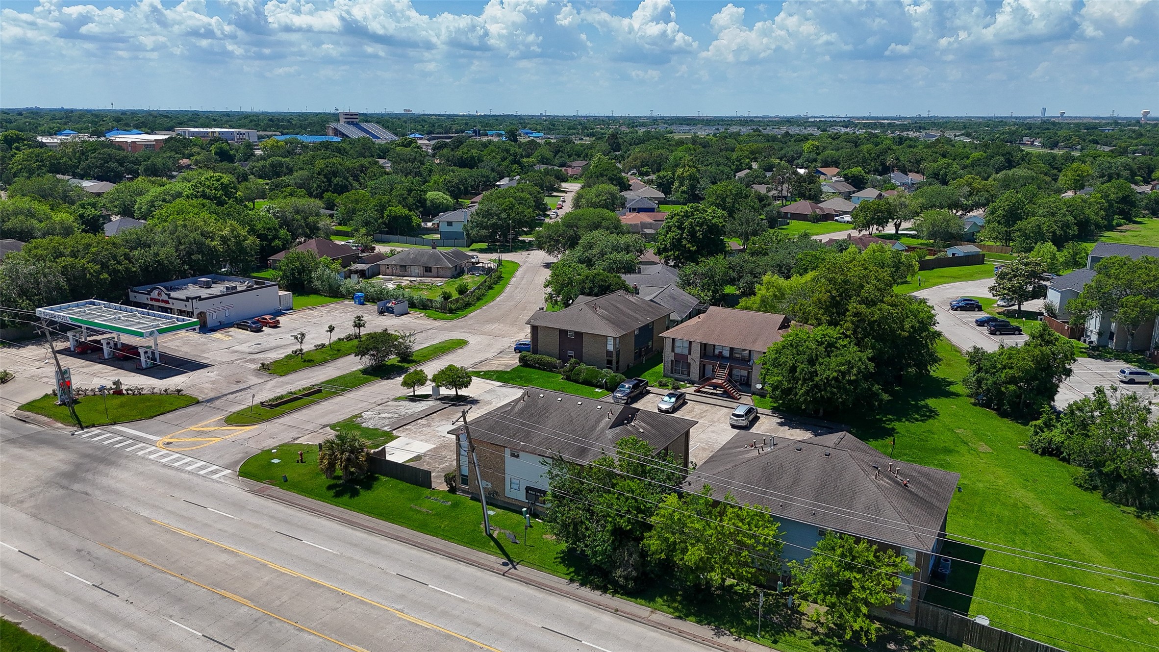 4029 Briar Hollow Drive, Dickinson, TX 77539