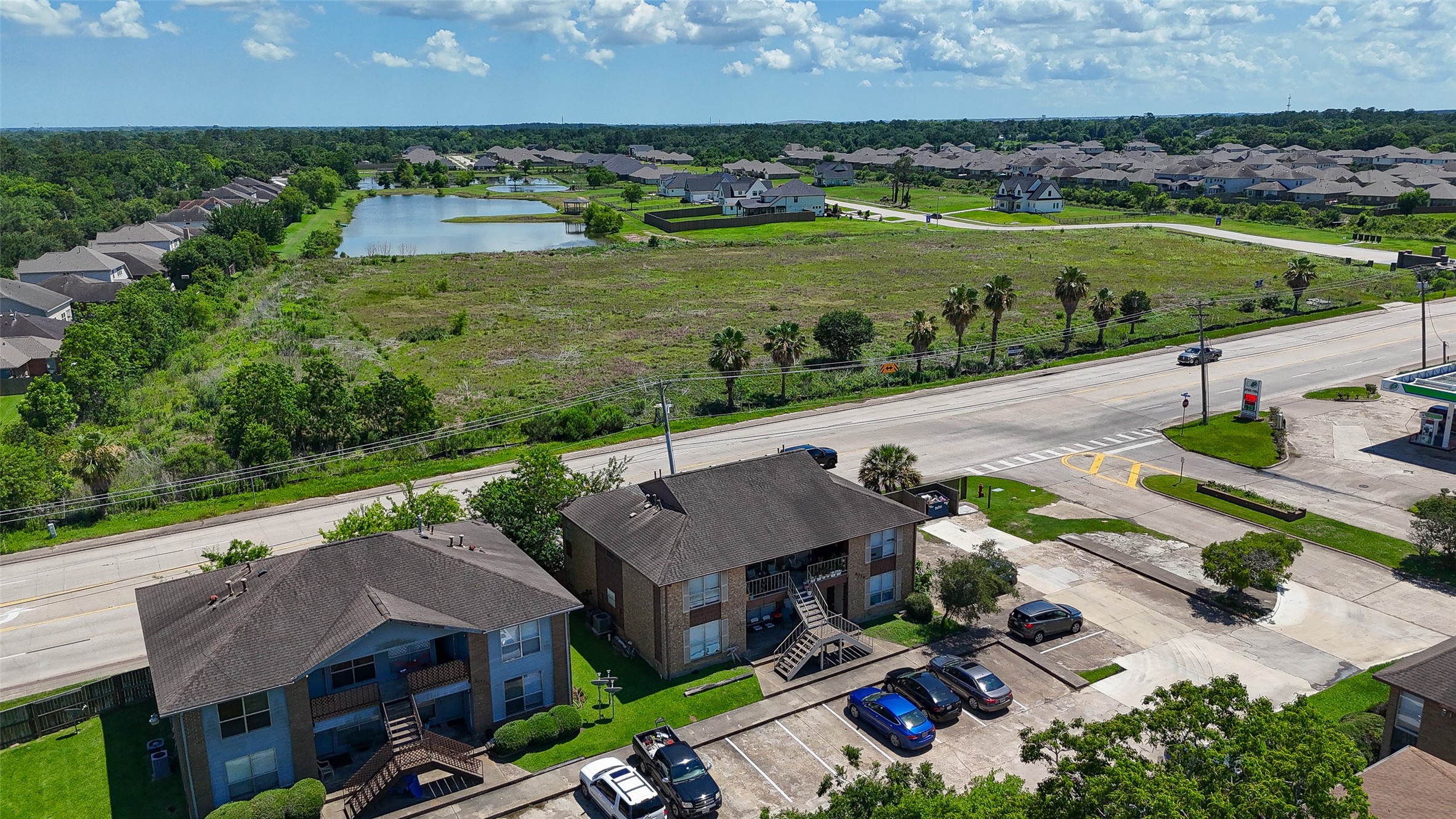 4029 Briar Hollow Drive, Dickinson, TX 77539