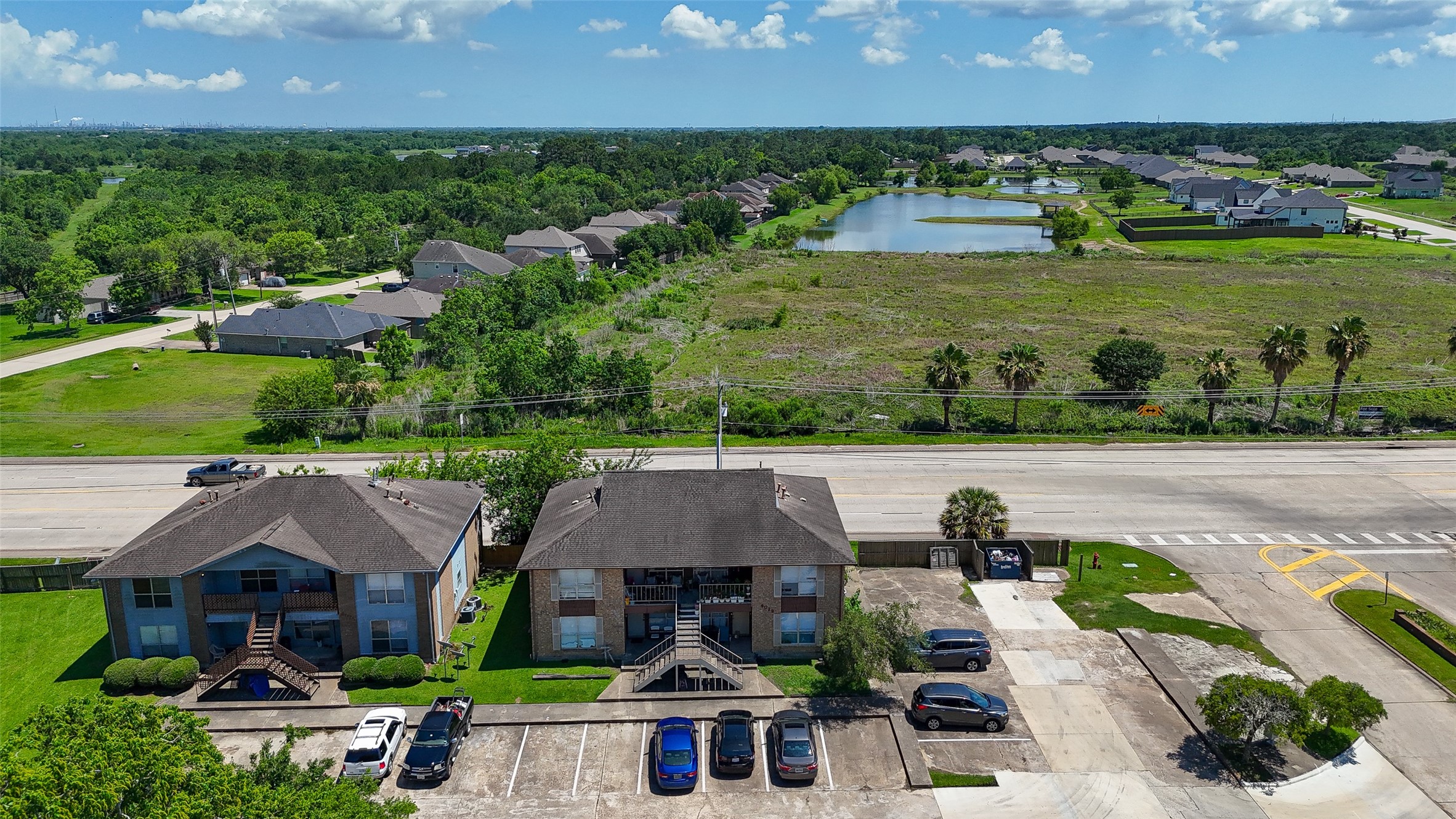 4029 Briar Hollow Drive, Dickinson, TX 77539