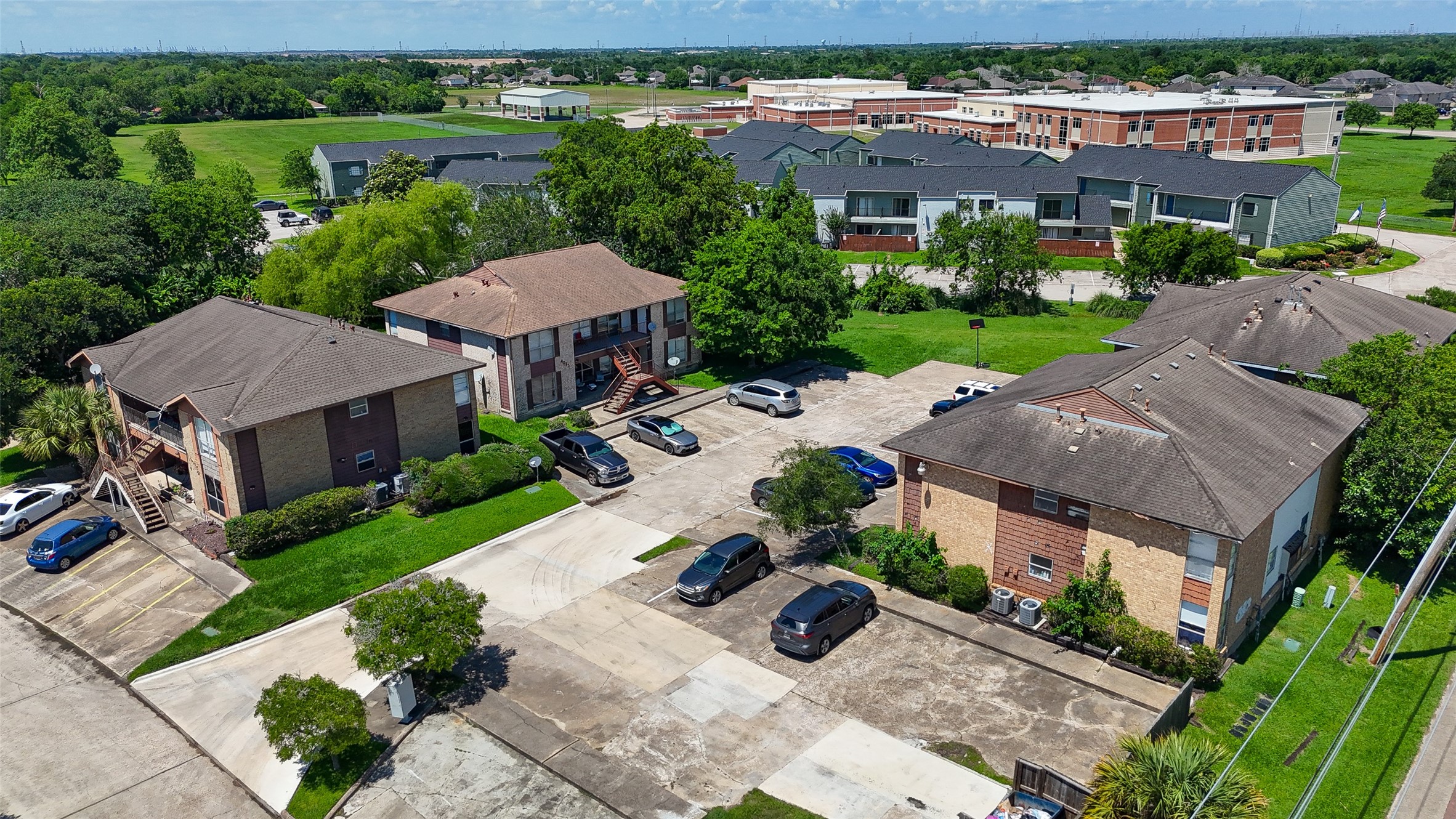4029 Briar Hollow Drive, Dickinson, TX 77539