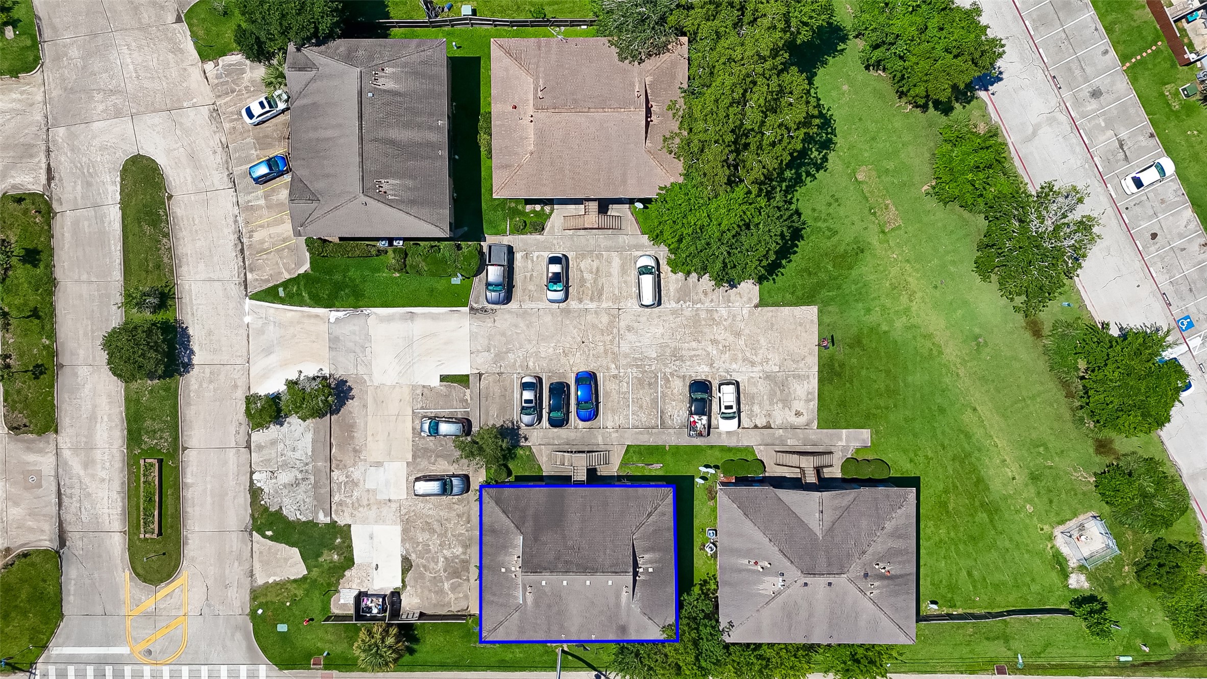 4029 Briar Hollow Drive, Dickinson, TX 77539