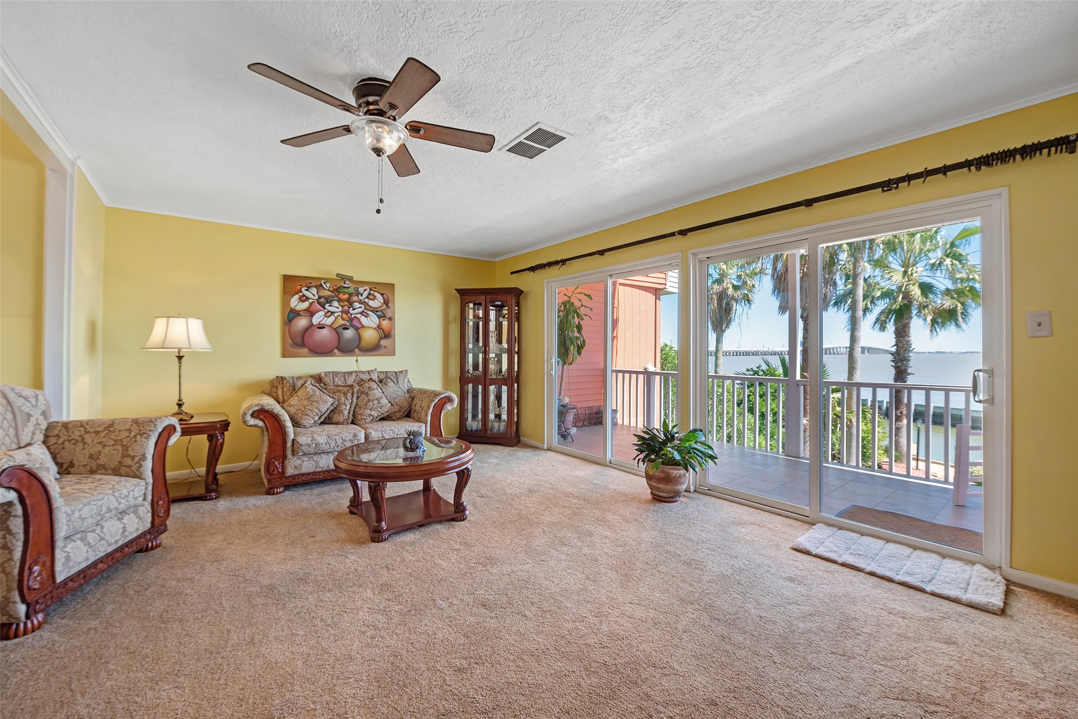 3 Tiki Circle, Tiki Island, TX 77554