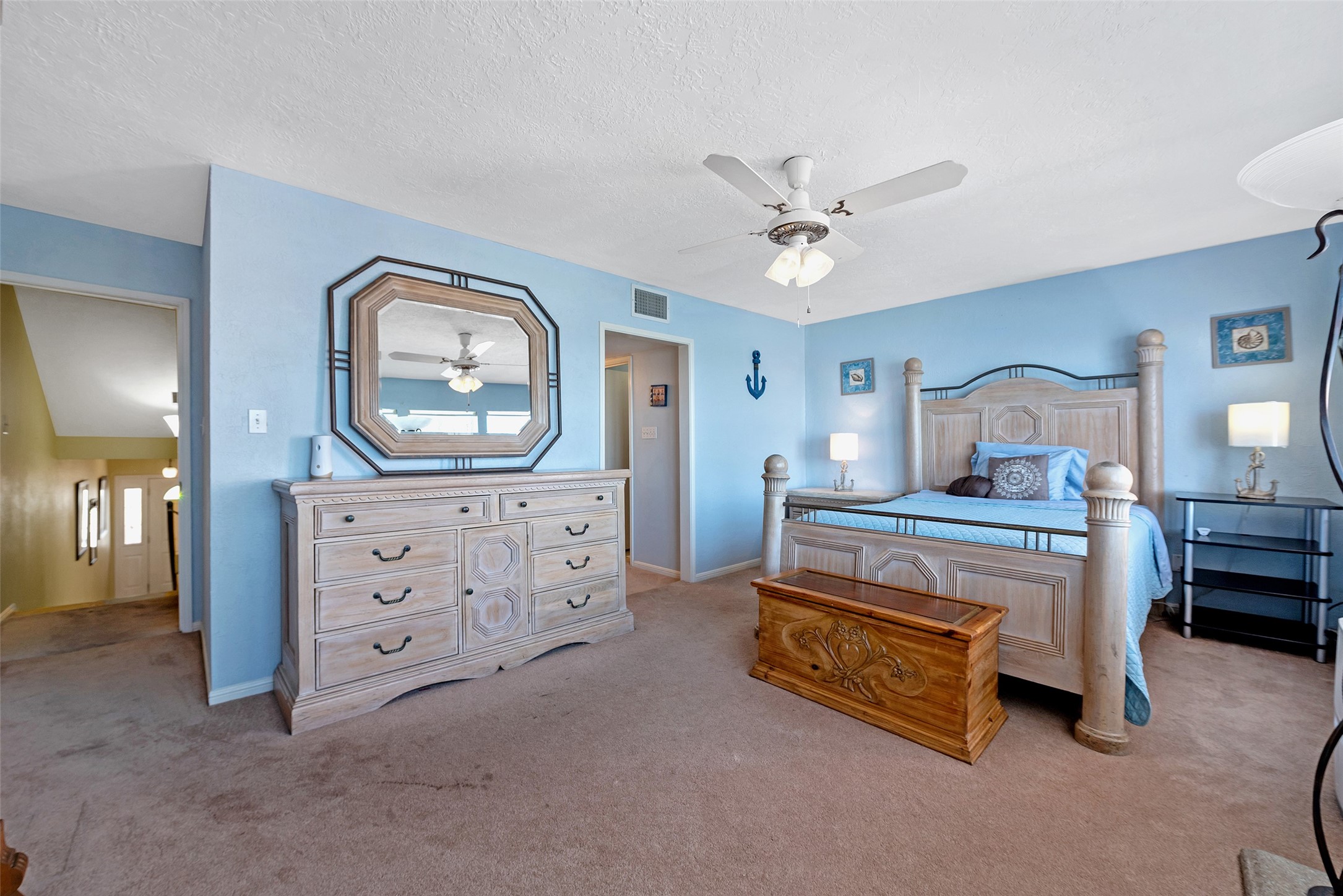 3 Tiki Circle, Tiki Island, TX 77554