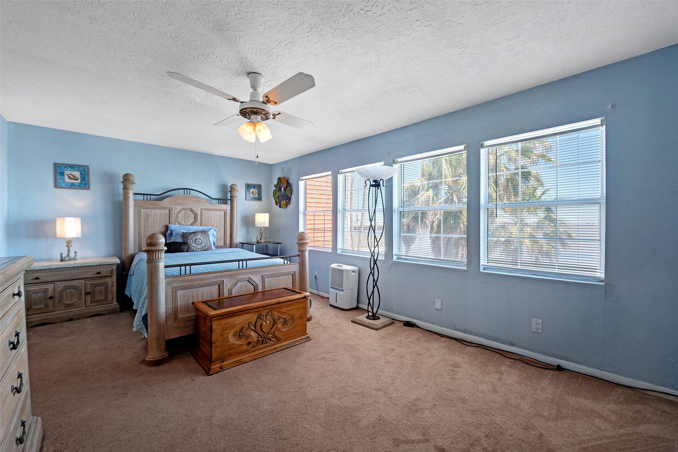 3 Tiki Circle, Tiki Island, TX 77554