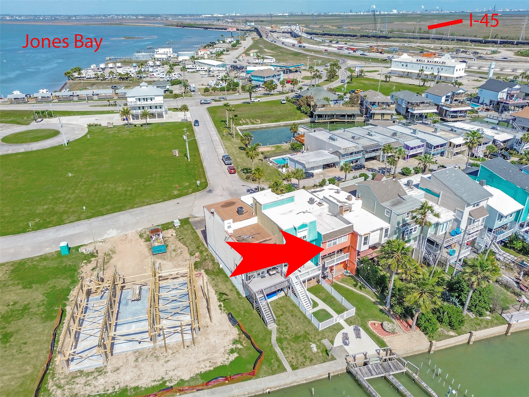 3 Tiki Circle, Tiki Island, TX 77554