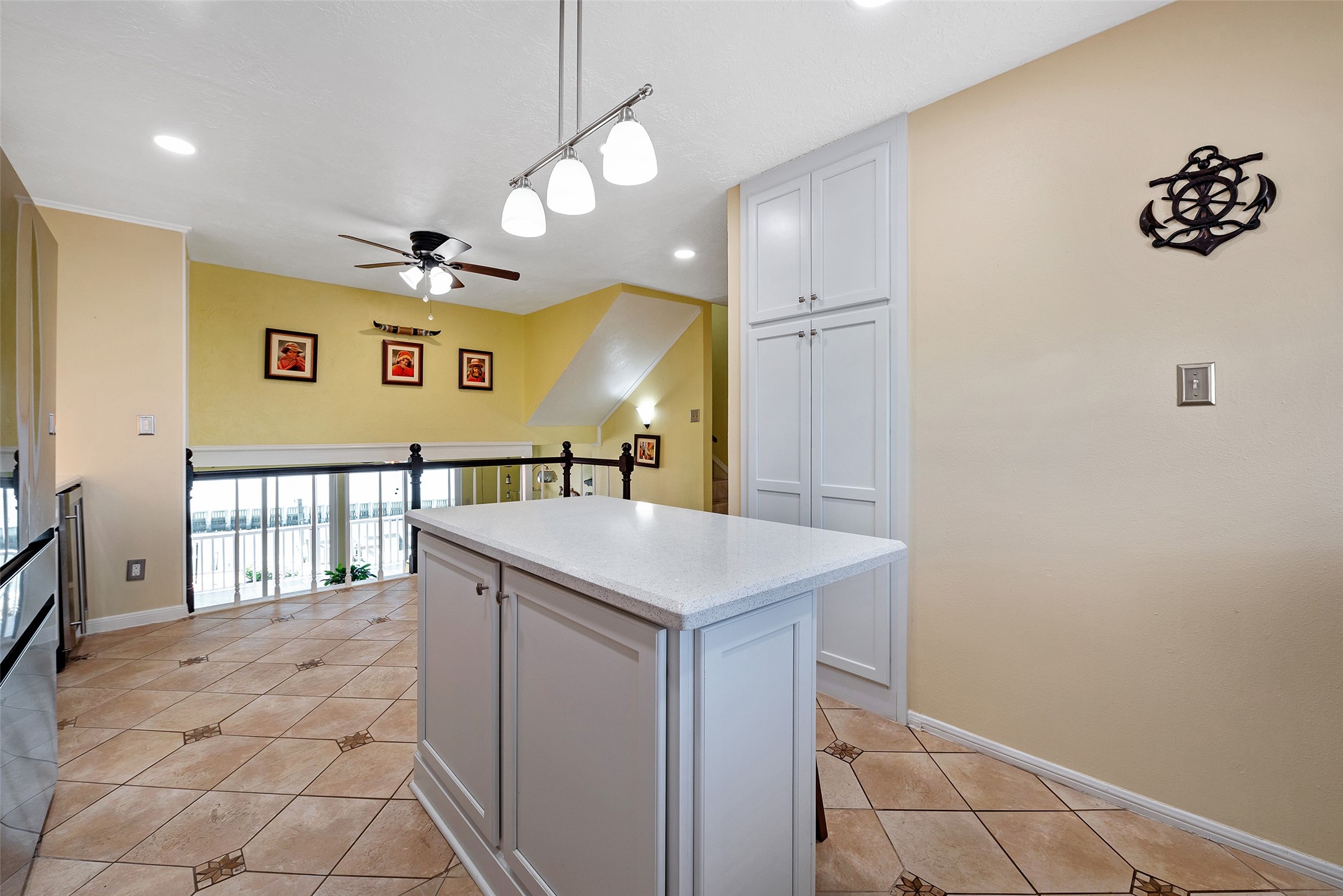 3 Tiki Circle, Tiki Island, TX 77554
