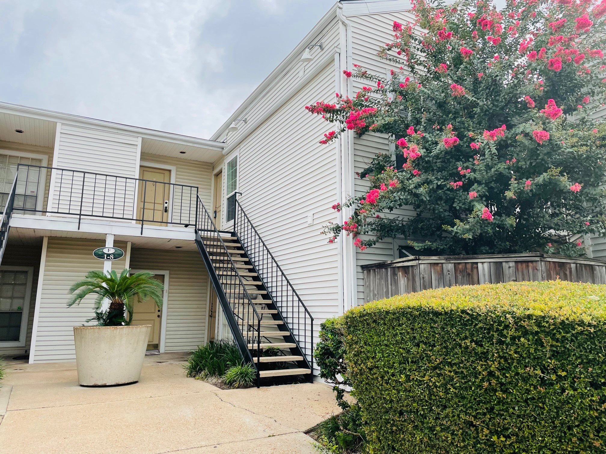 9809 Richmond Avenue, #F7, Houston, TX 77042