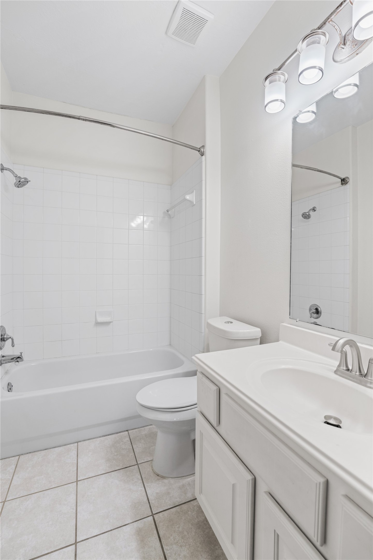 Full bathroom #3