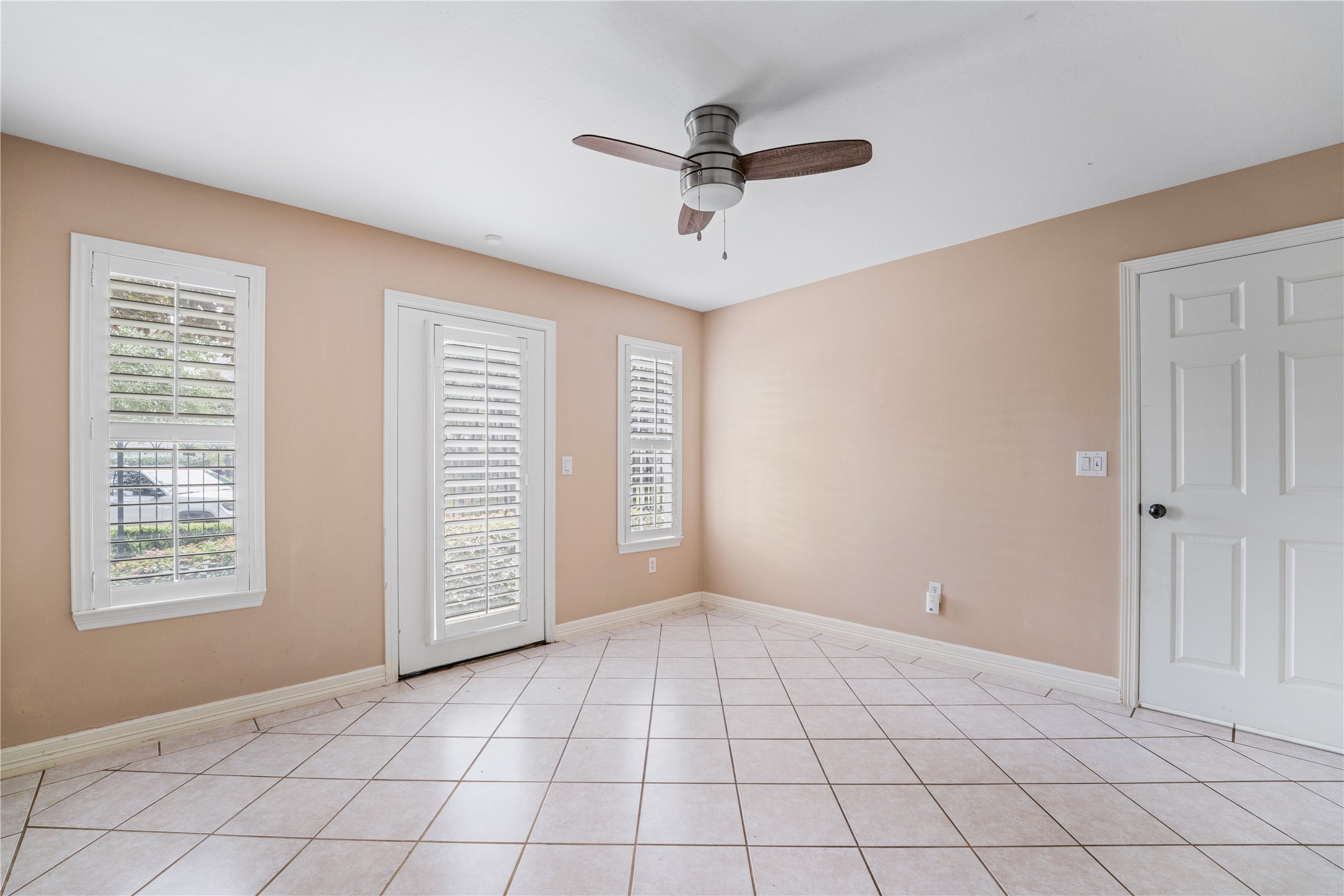 1739 French Village Drive, Houston, TX 77055
