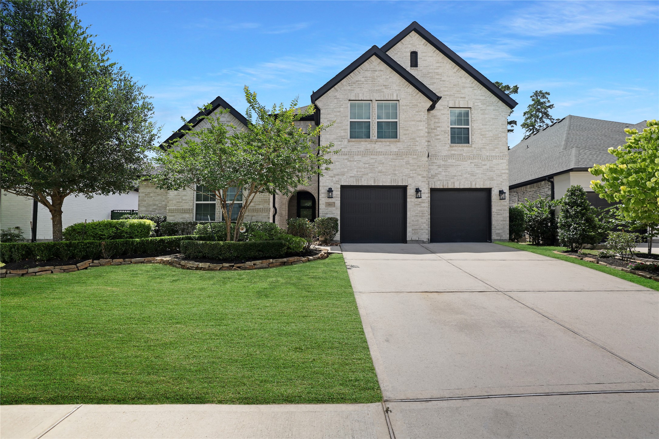 Welcome to 28410 Sunrise View Dr.