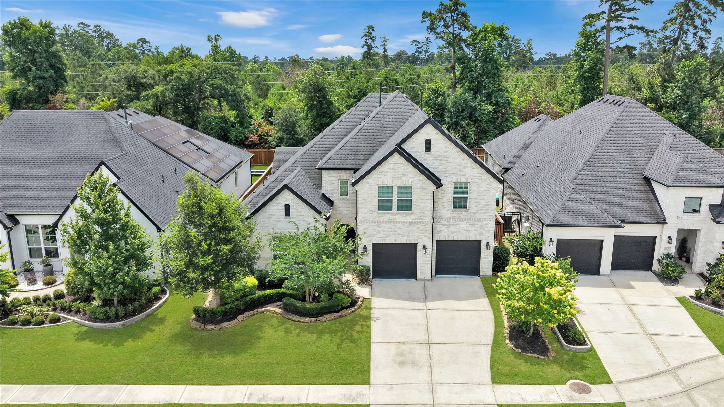 Welcome to 28410 Sunrise View Dr.