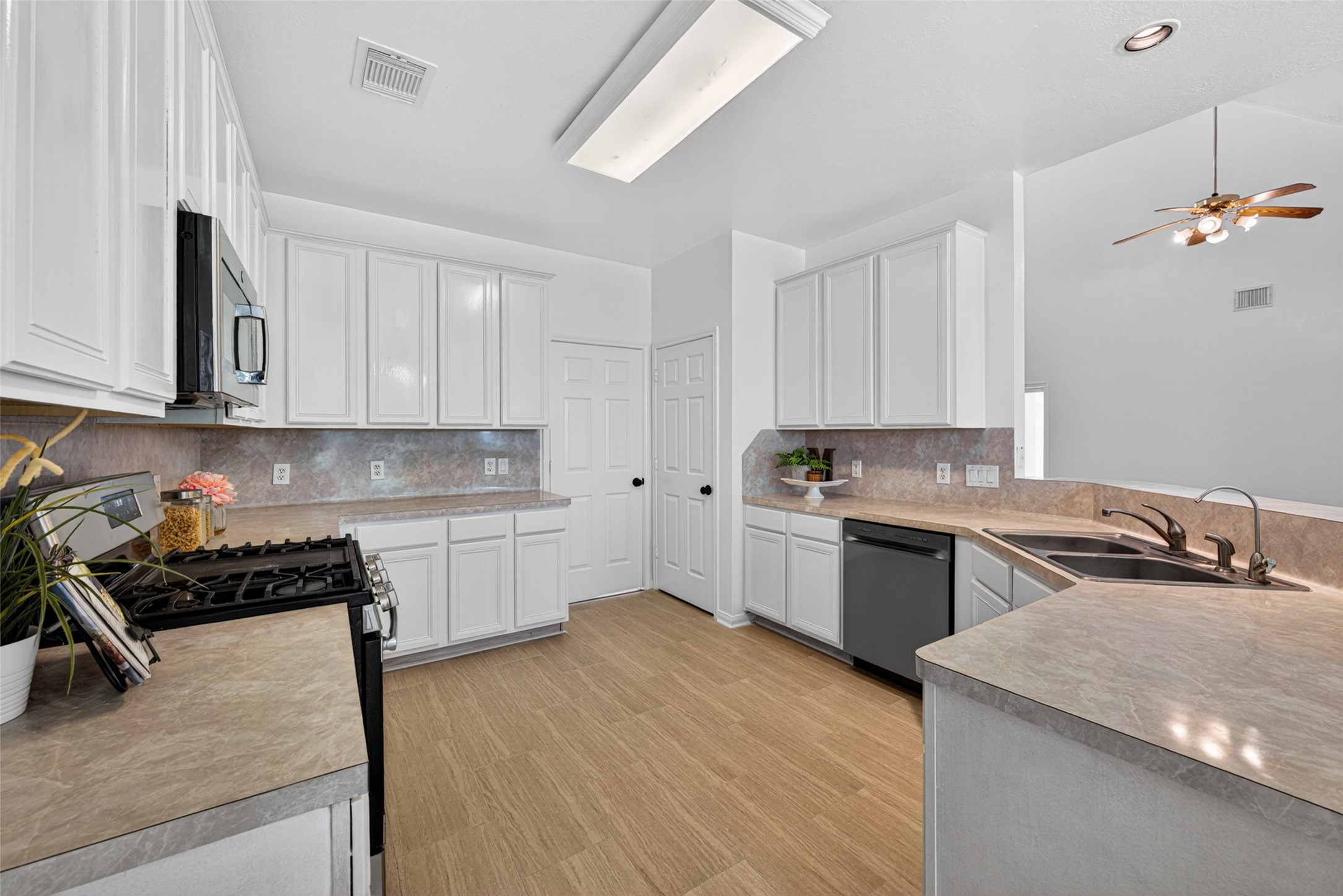 13910 Sunset View Drive, Houston, TX 77083