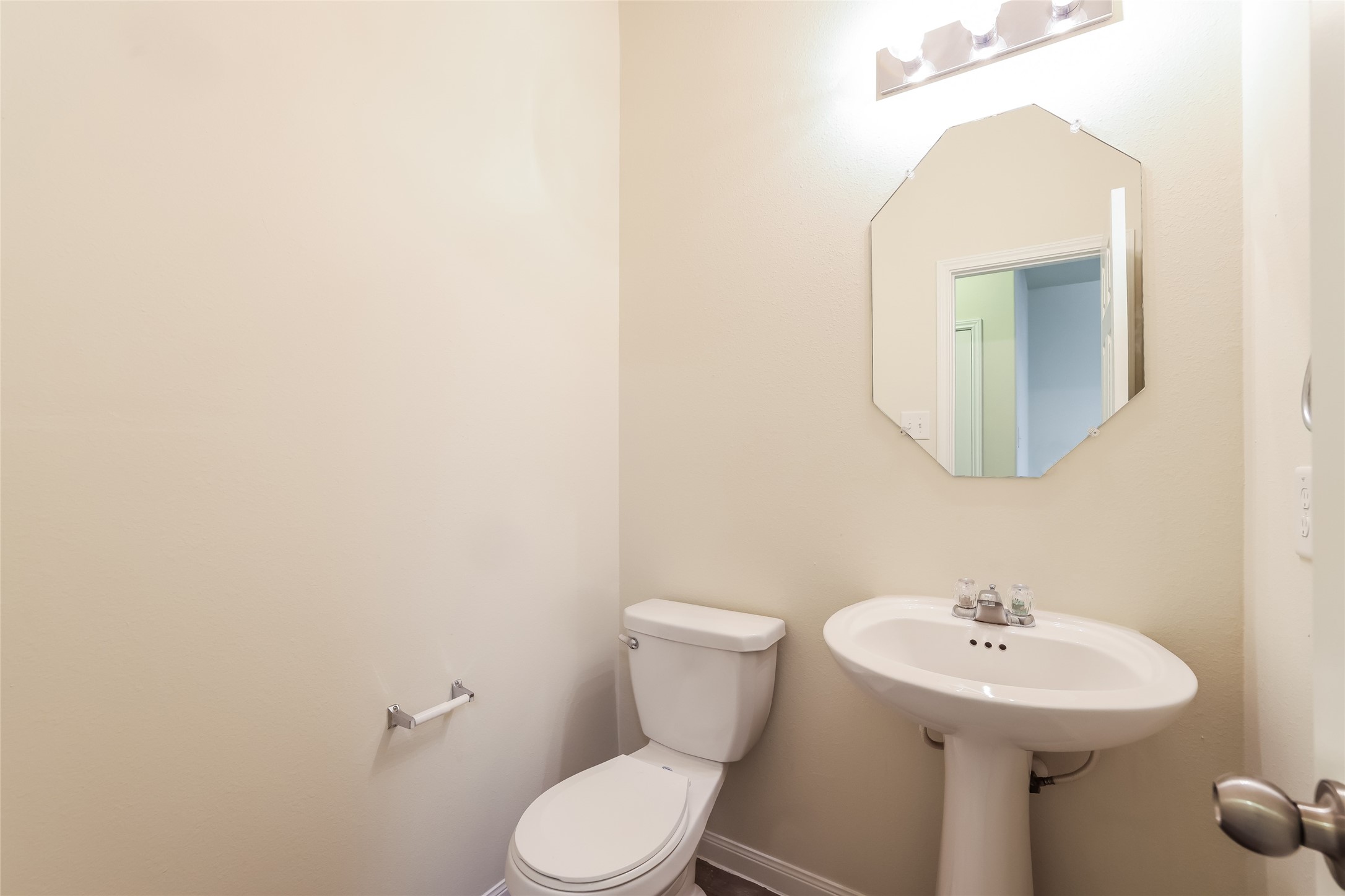 Photos may be representative of the floor plan and not the exact home. Finishes, layout, and features of the actual property for lease may vary. Photos may be representative of the floor plan and not the exact home. Finishes, layout, and features of the actual property for lease may vary.