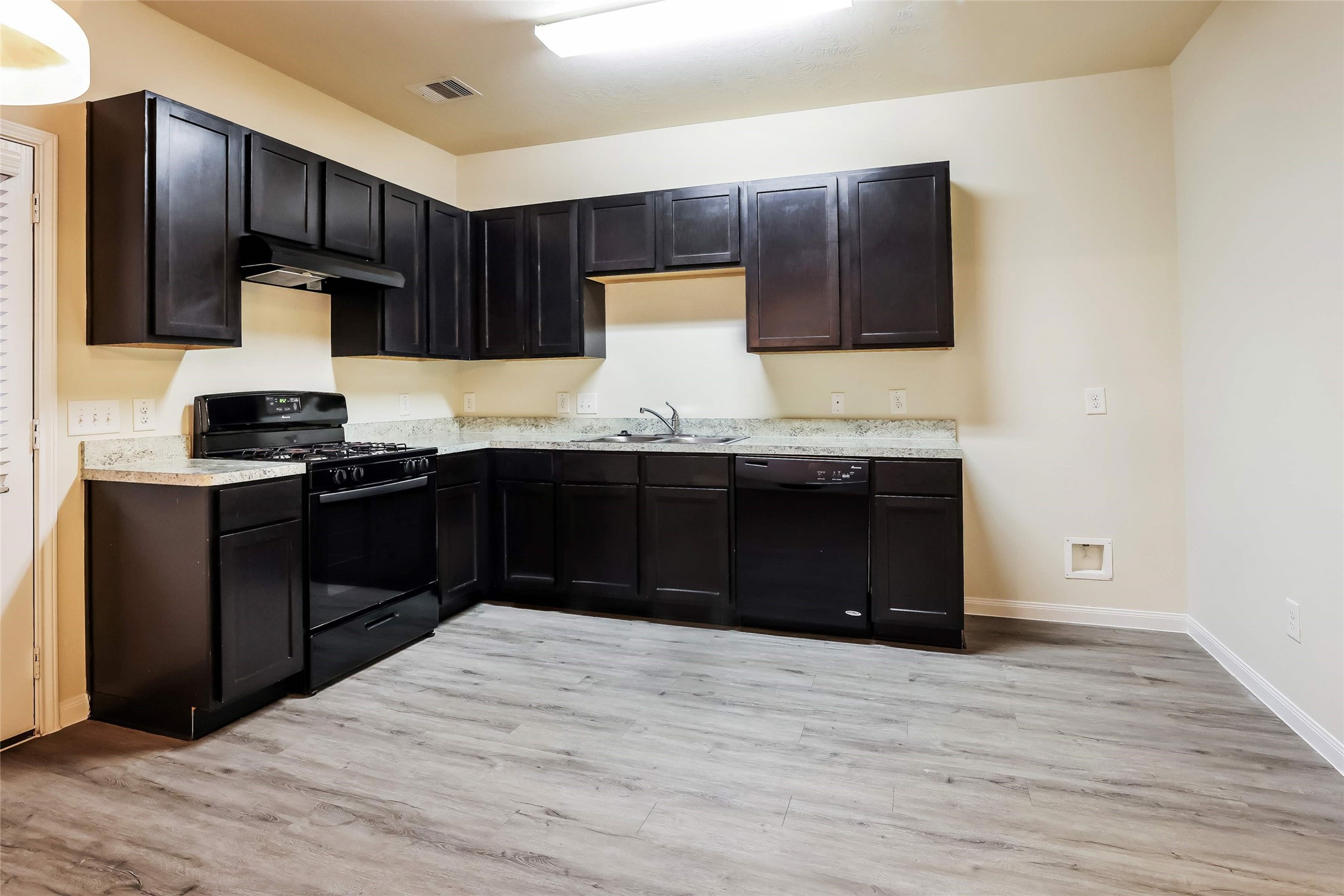 Photos may be representative of the floor plan and not the exact home. Finishes, layout, and features of the actual property for lease may vary.