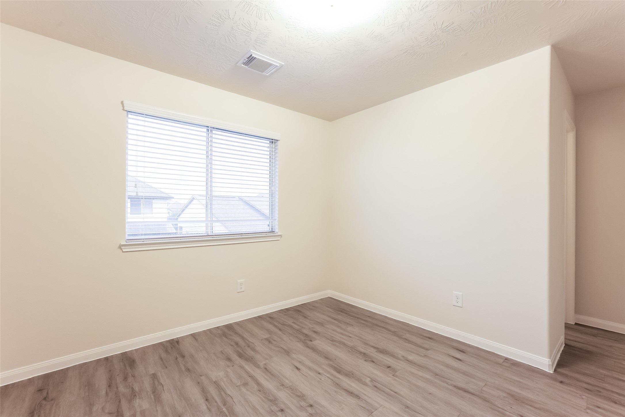Photos may be representative of the floor plan and not the exact home. Finishes, layout, and features of the actual property for lease may vary.