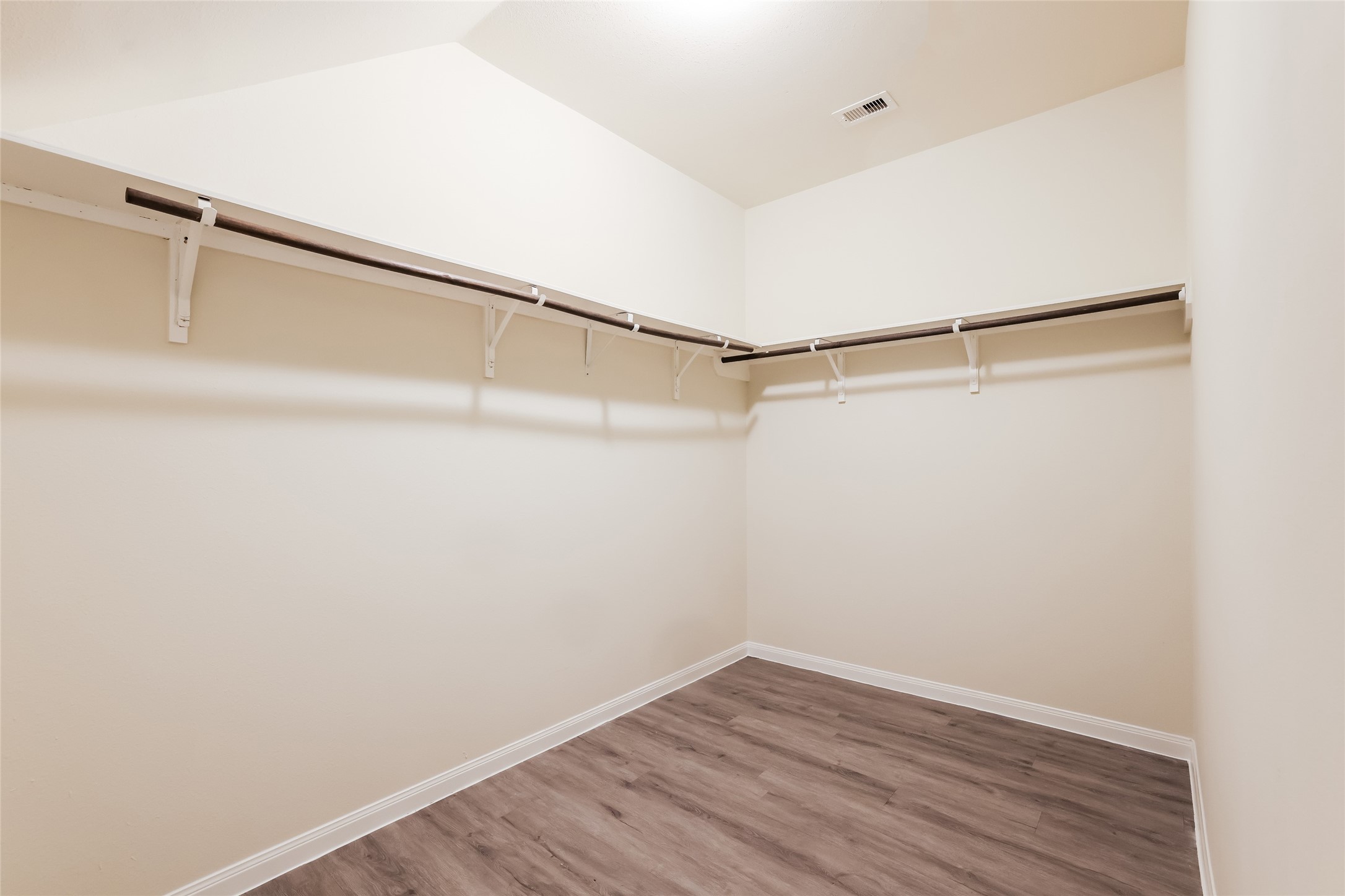 Photos may be representative of the floor plan and not the exact home. Finishes, layout, and features of the actual property for lease may vary. Photos may be representative of the floor plan and not the exact home. Finishes, layout, and features of the actual property for lease may vary.