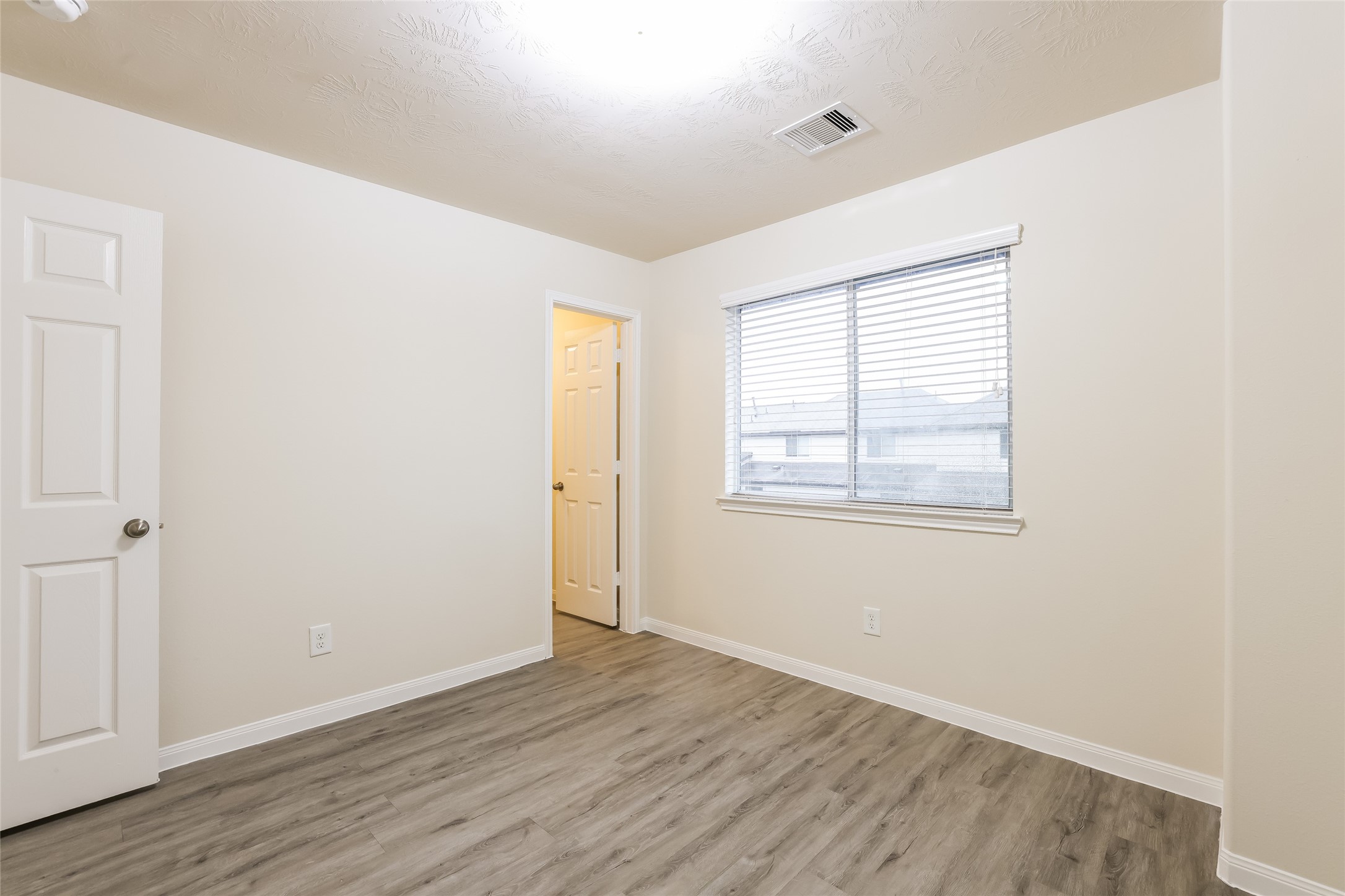 Photos may be representative of the floor plan and not the exact home. Finishes, layout, and features of the actual property for lease may vary.