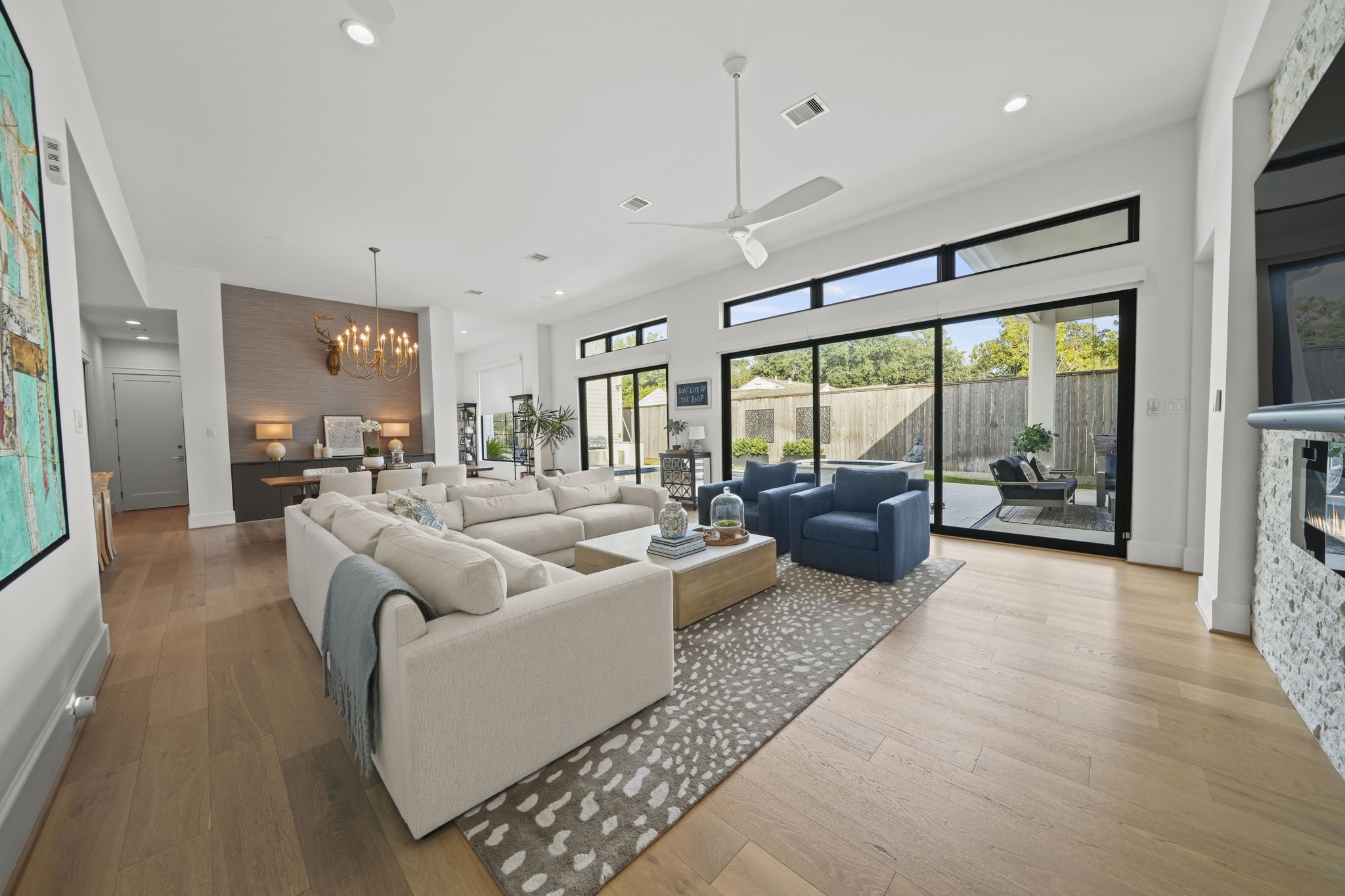 So much light and yet a cozy, comfortable room!