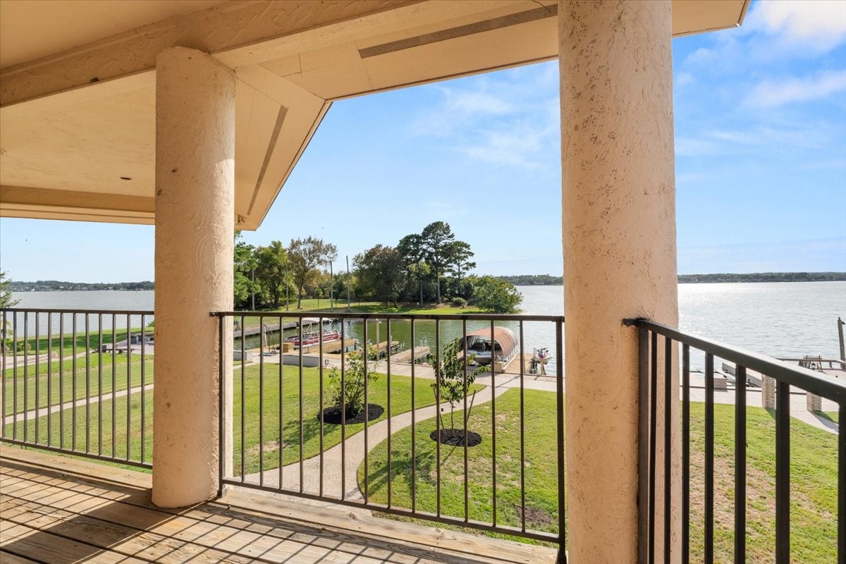 3326 Desert Inn Drive, Montgomery, TX 77356