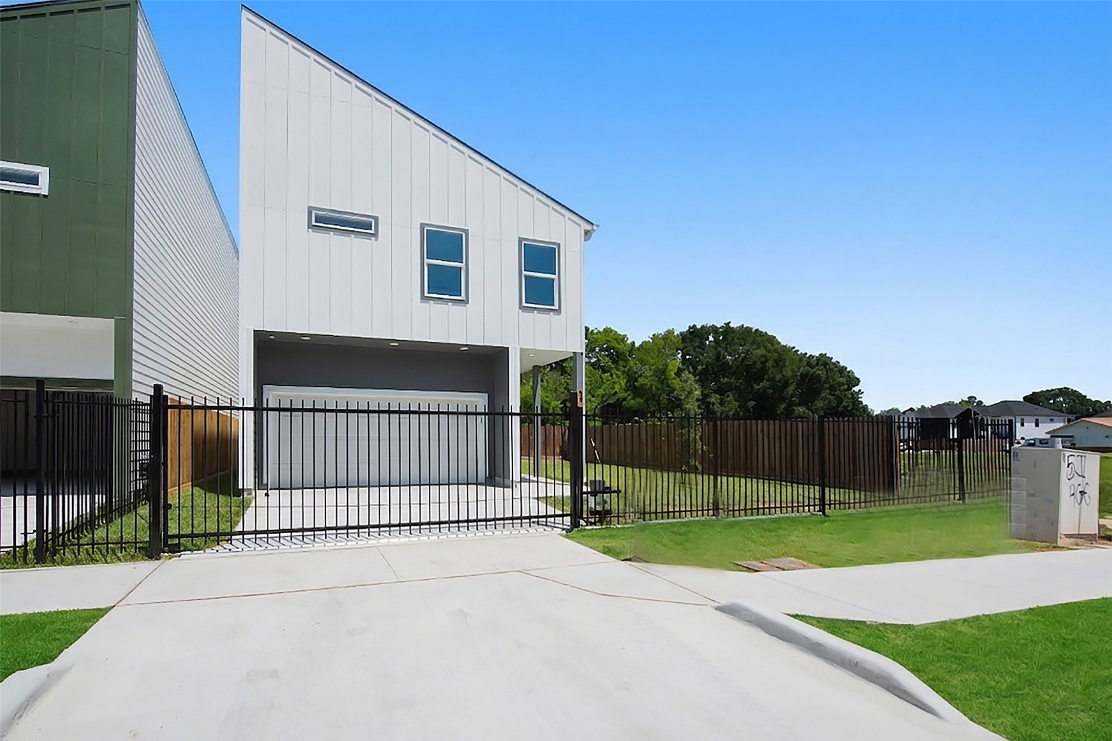 Welcome to this warm and inviting new construction home. This charming two-story residence features character-rich living spaces and an exceptional side yard complete with automatic gates. Enjoy unbeatable convenience just minutes from Downtown Houston, the Texas Medical Center, and the Museum District. Welcome to this warm and inviting new construction home. This charming two-story residence features character-rich living spaces and an exceptional side yard complete with automatic gates. Enjoy unbeatable convenience just minutes from Downtown Houston, the Texas Medical Center, and the Museum District.