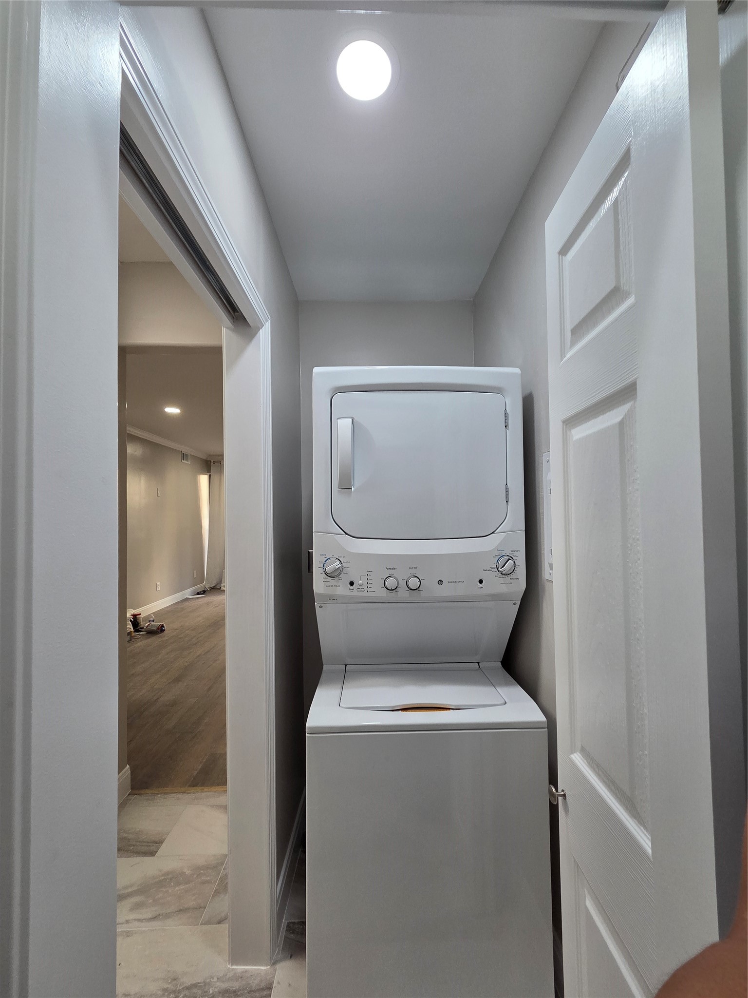 New full size Washer/dryer combo