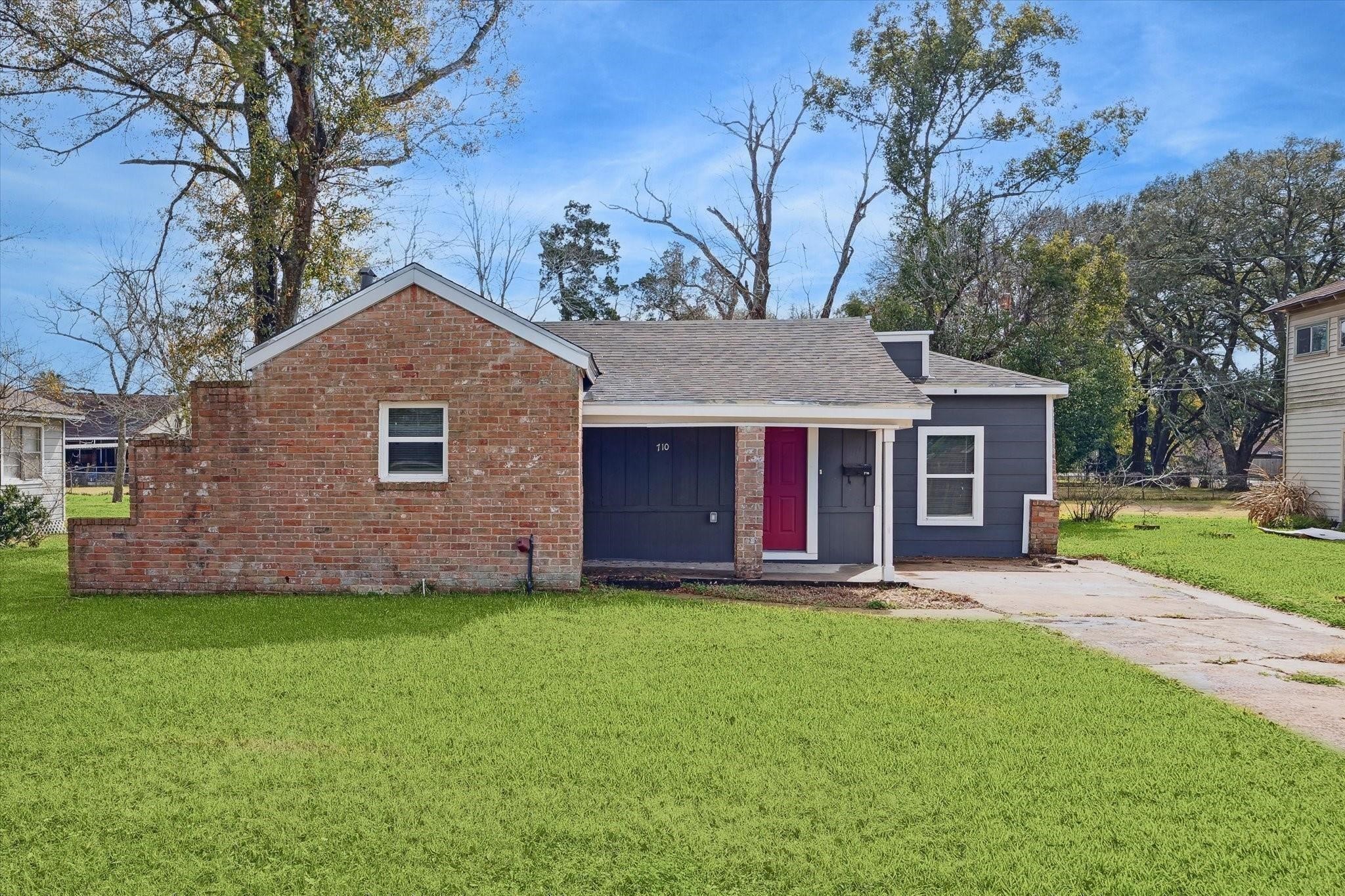 710 E Magnolia Street, Angleton, TX 77515 710 E Magnolia Street, Angleton, TX 77515