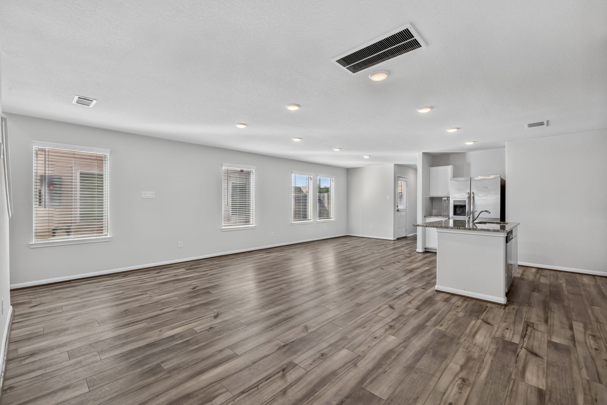 LIVING SPACE II