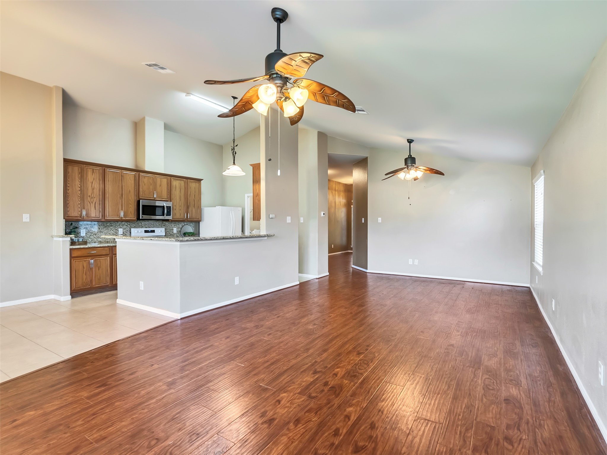 A space where everyday living and entertaining come together effortlessly. A space where everyday living and entertaining come together effortlessly.