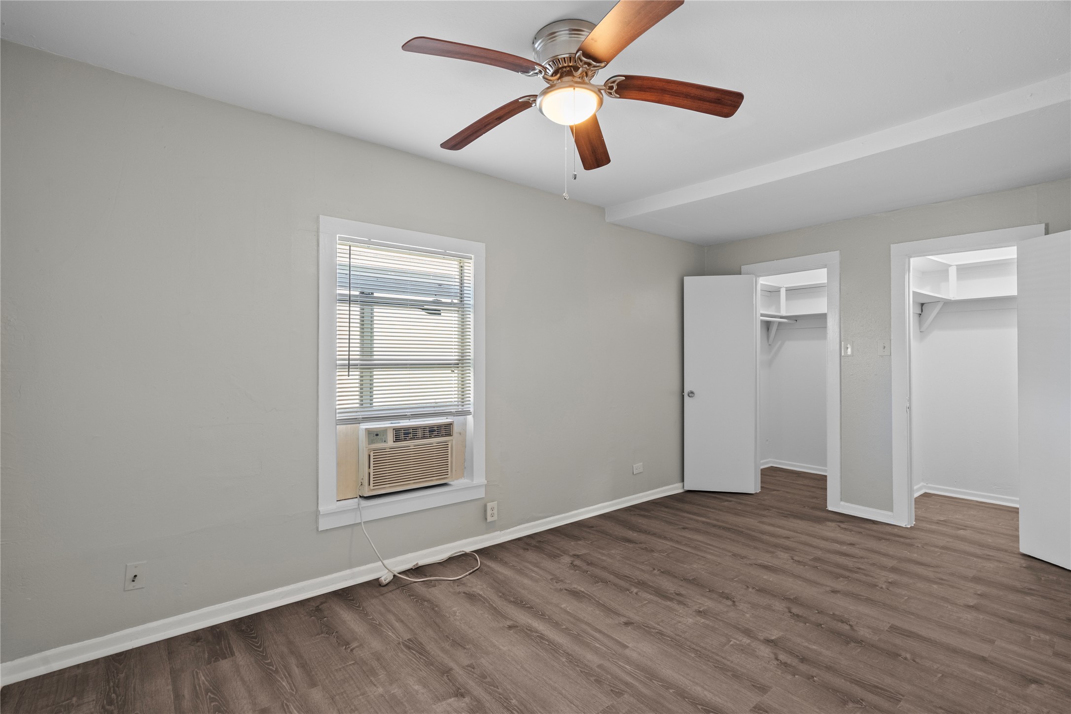 915 4th Avenue N, Texas City, TX 77590