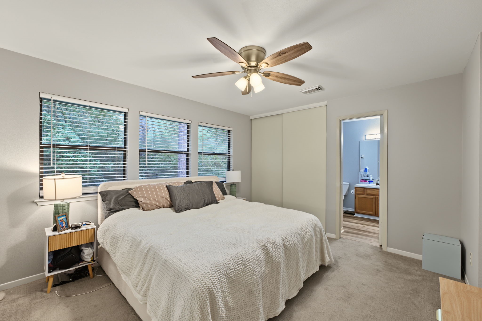 52 Sawmill Grove Lane, The Woodlands, TX 77380