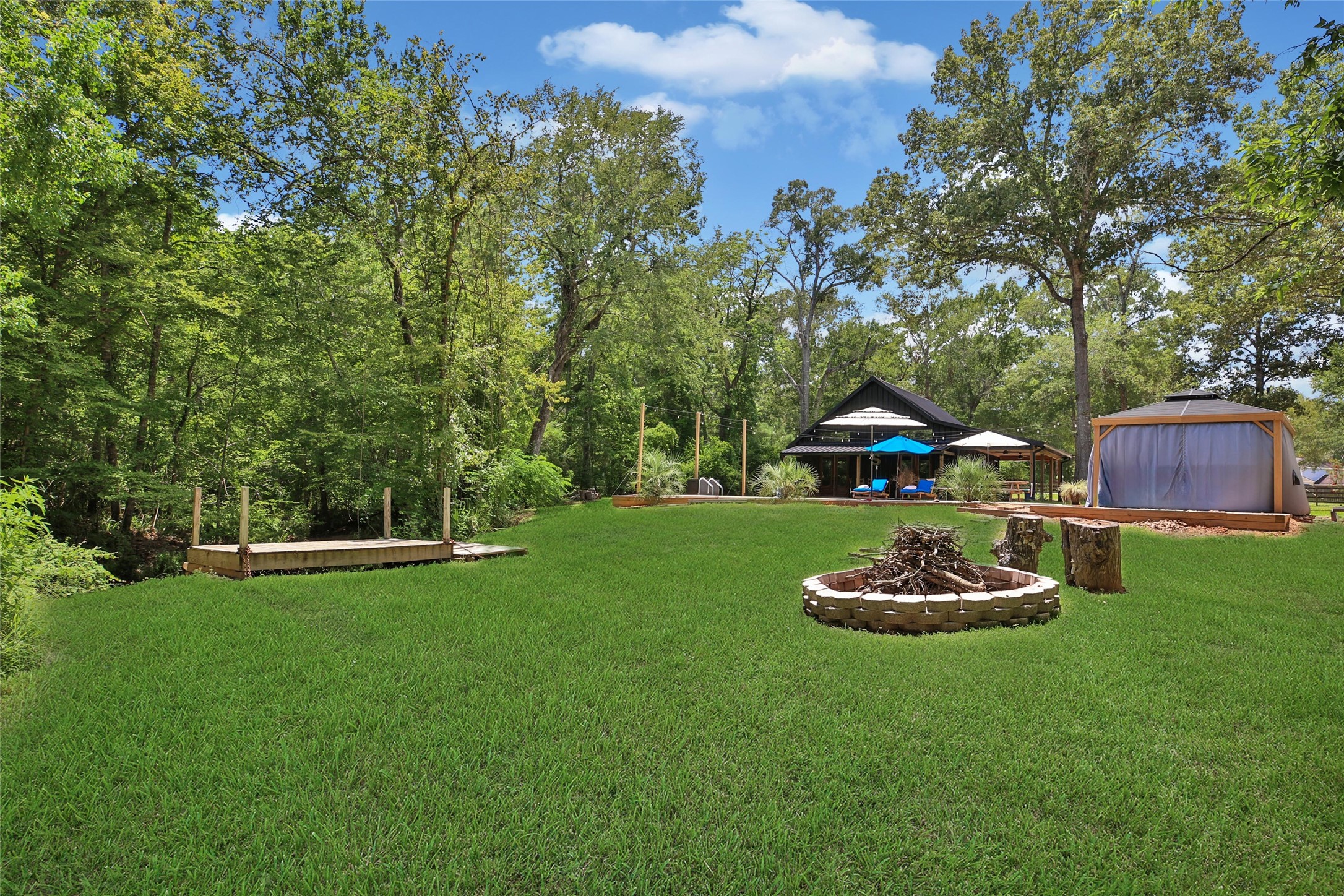 7273 Forest Hills Drive, Montgomery, TX 77316