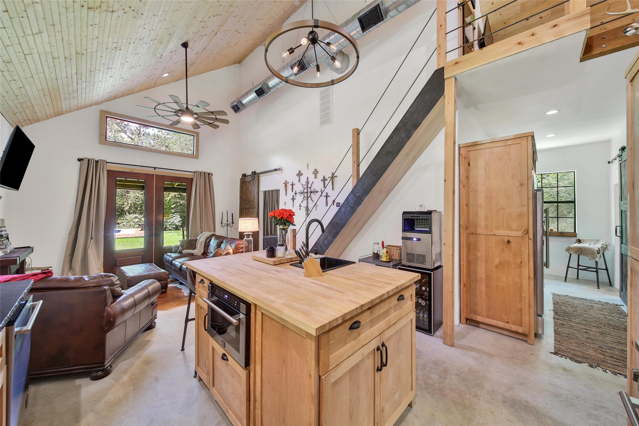 7273 Forest Hills Drive, Montgomery, TX 77316