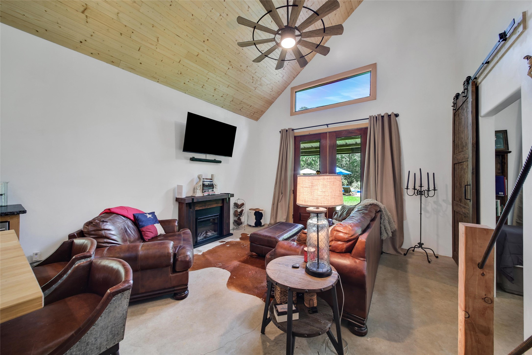 7273 Forest Hills Drive, Montgomery, TX 77316