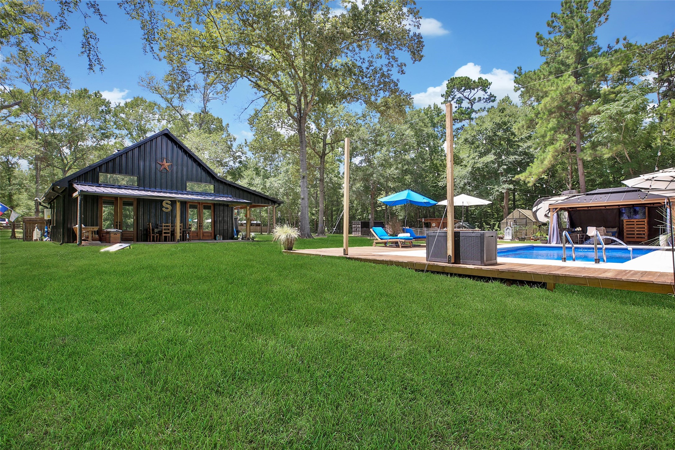 7273 Forest Hills Drive, Montgomery, TX 77316