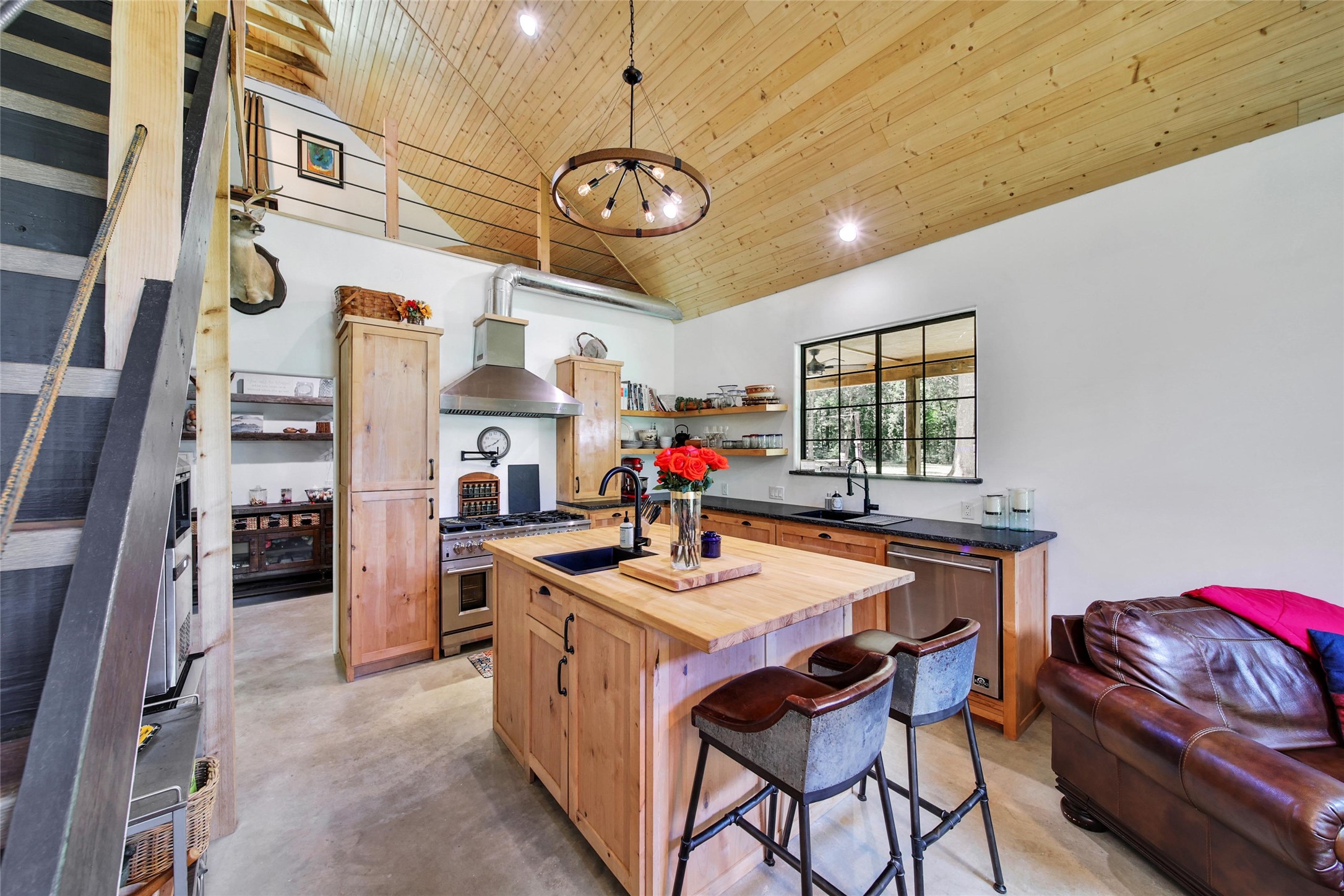 7273 Forest Hills Drive, Montgomery, TX 77316