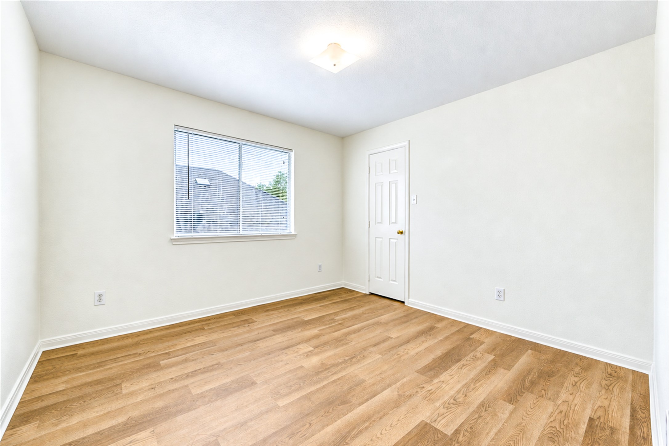 1307 S Teal Estates Circle, Fresno, TX 77545