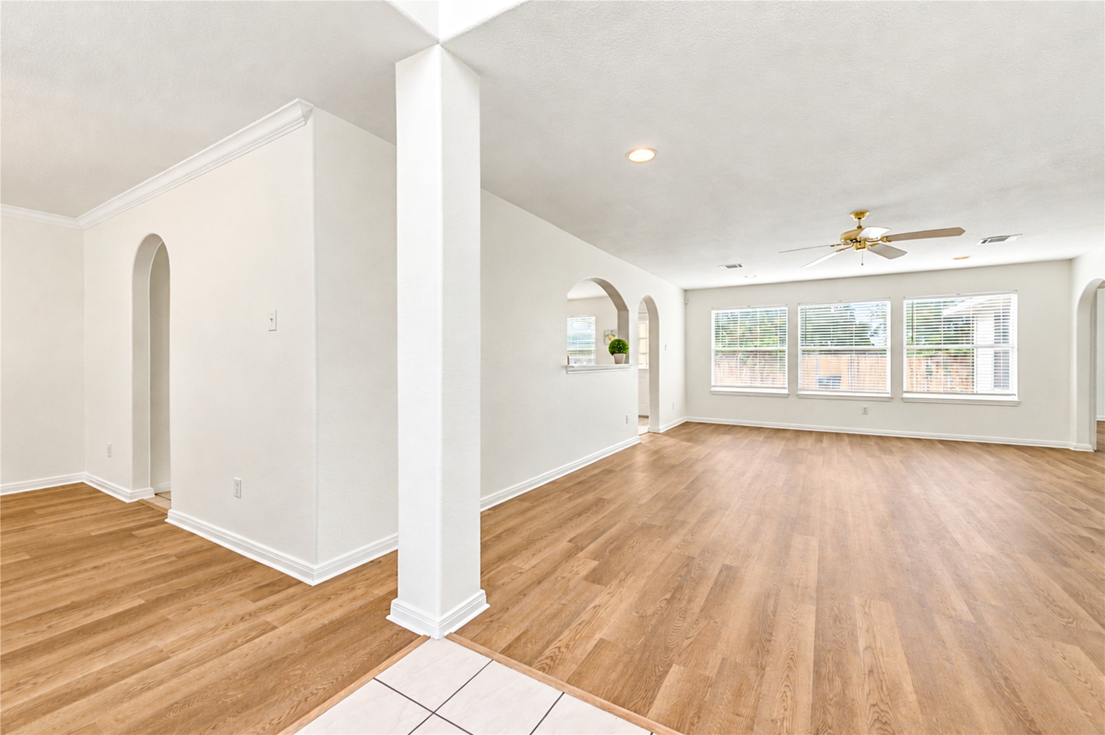 1307 S Teal Estates Circle, Fresno, TX 77545