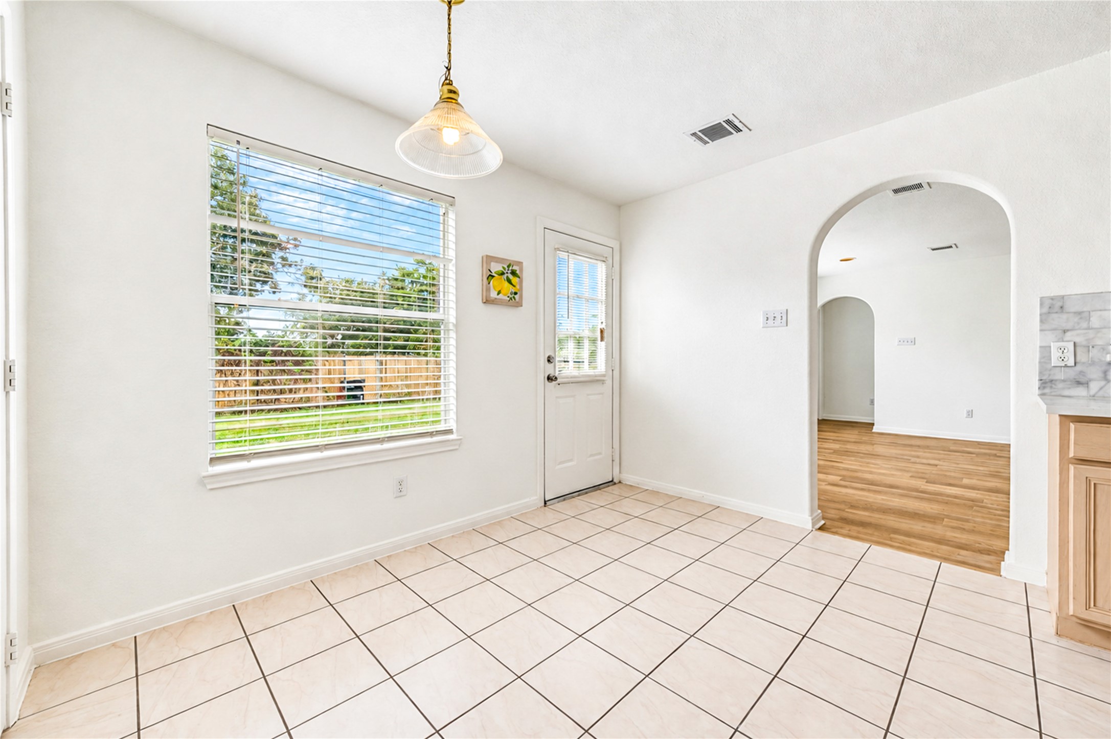 1307 S Teal Estates Circle, Fresno, TX 77545