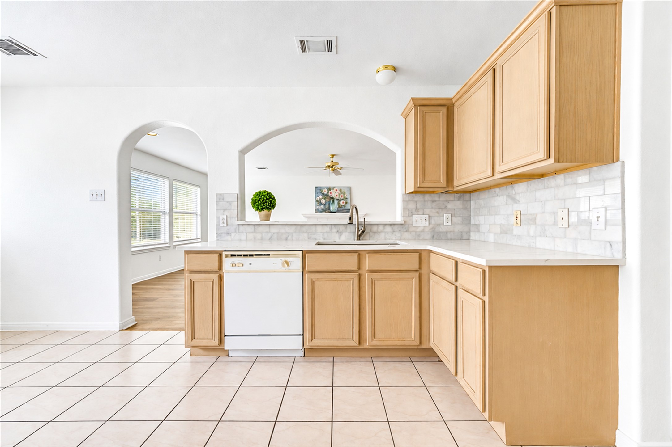 1307 S Teal Estates Circle, Fresno, TX 77545